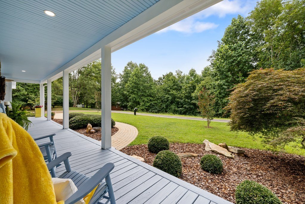 Warne, North Carolina, 28909, United States, 3 Bedrooms Bedrooms, ,3 BathroomsBathrooms,Residential,For Sale,1878165