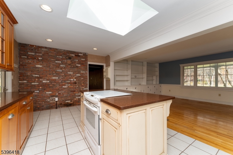 Raritan Twp., New Jersey, 08822, United States, 3 Bedrooms Bedrooms, ,2 BathroomsBathrooms,Residential,For Sale,1991179