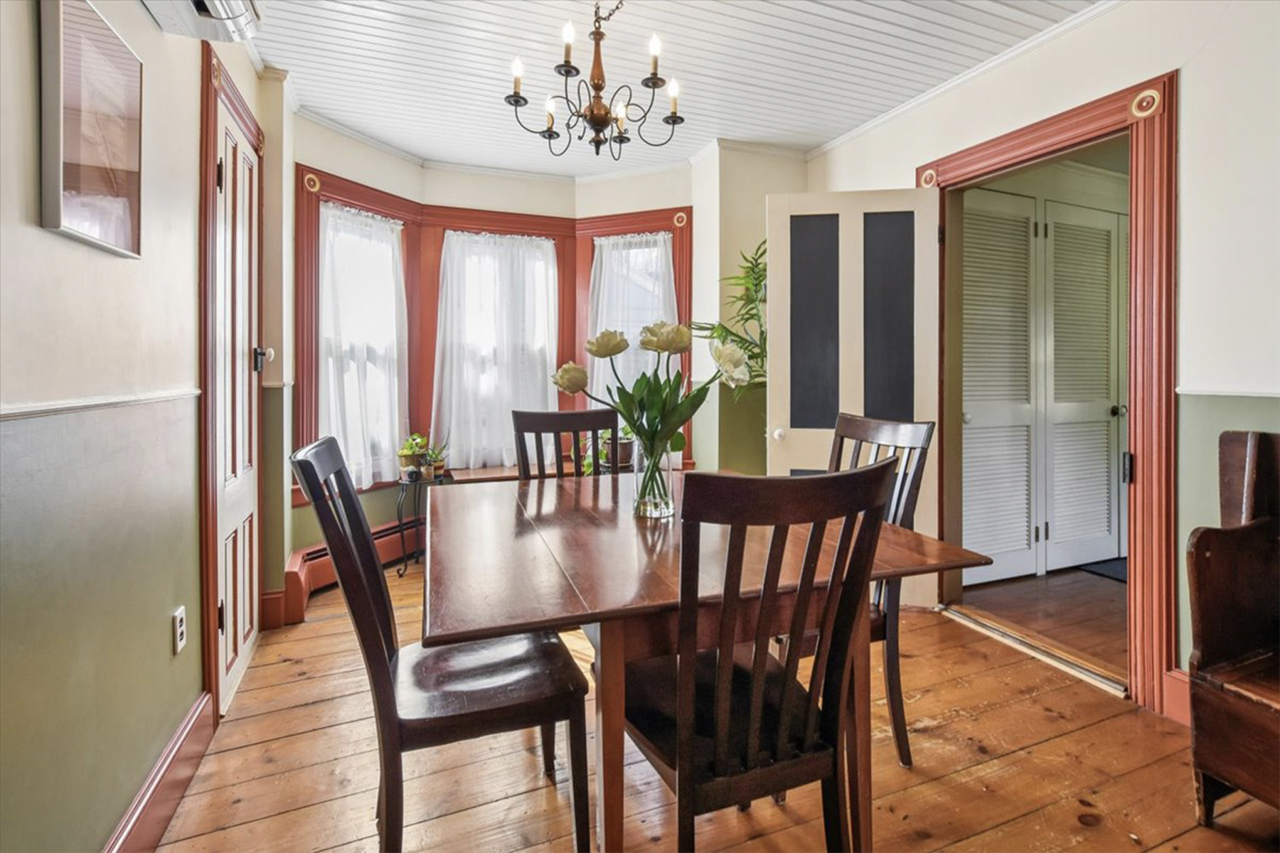  Classic Architectural Details in the Heart of Annandale - 物件實景