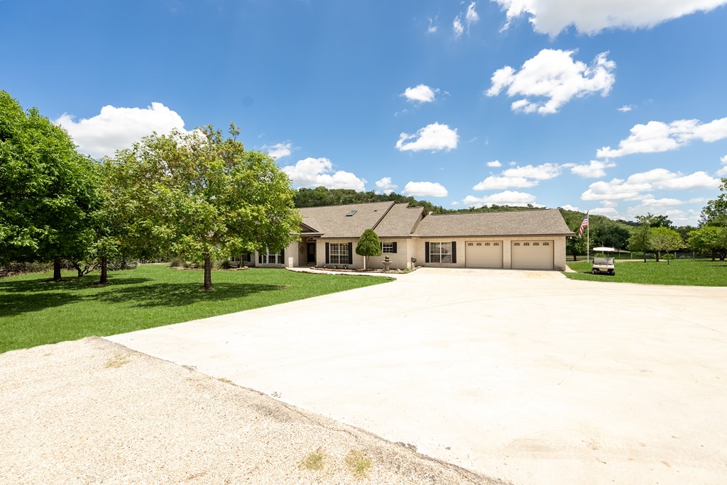 Kerrville, Texas, 78028, United States, 4 Bedrooms Bedrooms, ,4 BathroomsBathrooms,Residential,For Sale,1710846