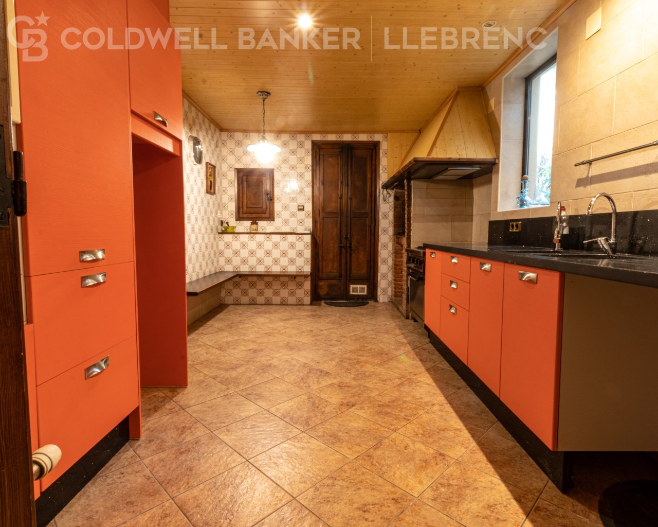 Barcelona, Barcelona, Sarri? - Sant Gervasi, Vallv, Barcelona, Catalonia, ES, 6 Bedrooms Bedrooms, ,2 BathroomsBathrooms,Residential,For Sale,Barcelona, Barcelona, Sarri? - Sant Gervasi, Vallv,1614842