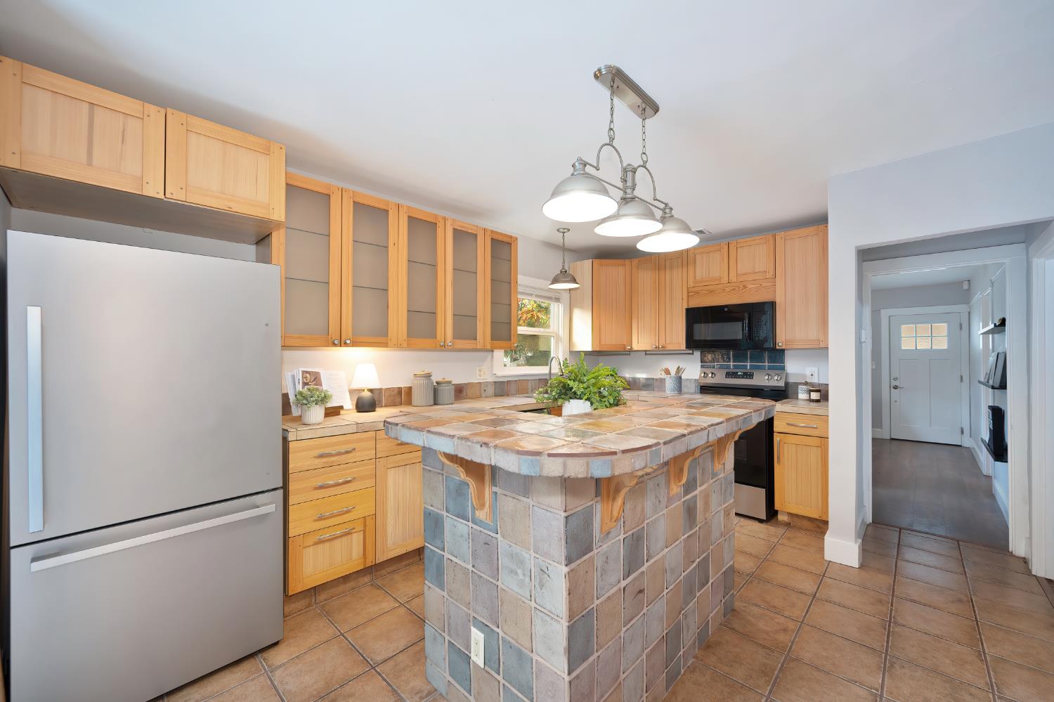 Sacramento, California, 95817, United States, 2 Bedrooms Bedrooms, ,1 BathroomBathrooms,Residential,For Sale,1991606