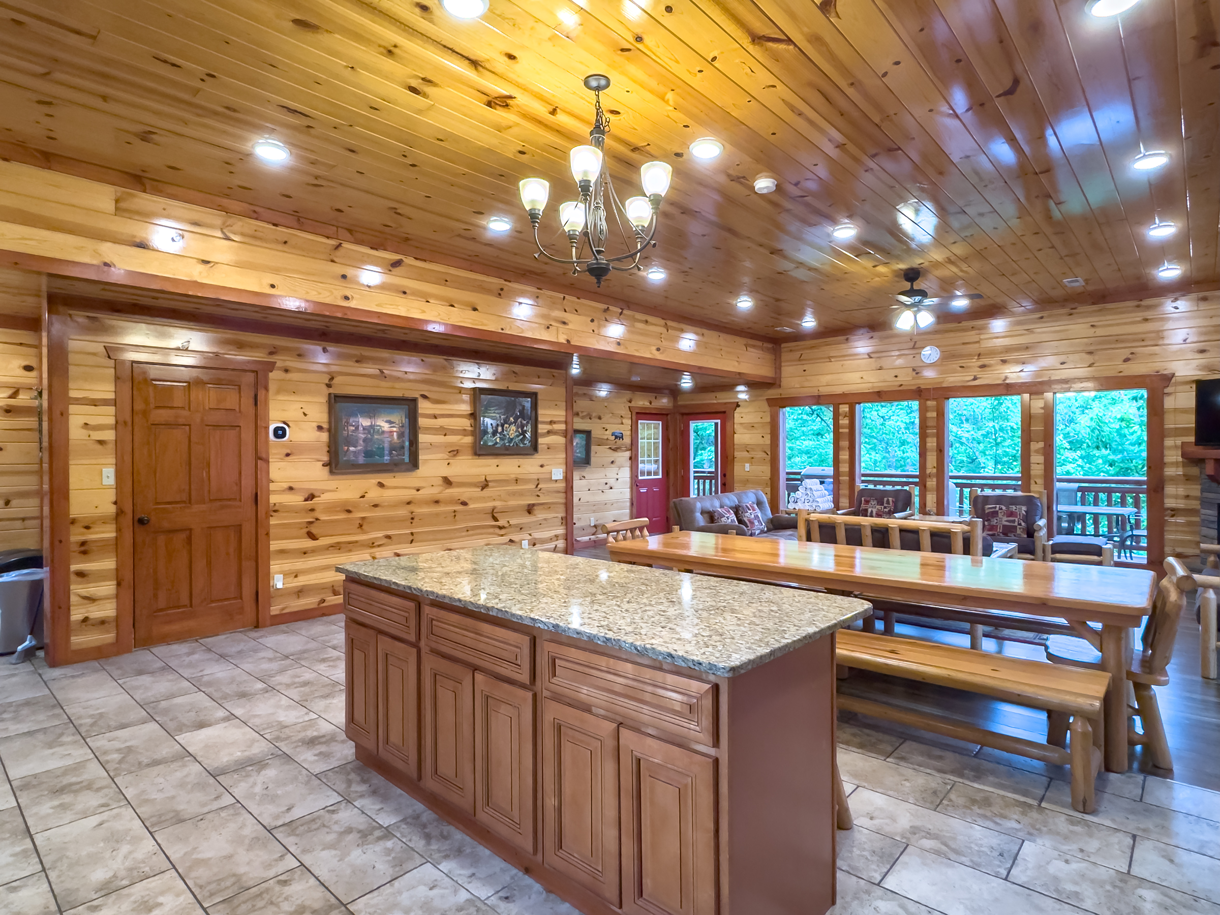 Sevierville, Tennessee, 37862, United States, 6 Bedrooms Bedrooms, ,7 BathroomsBathrooms,Residential,For Sale,1798299