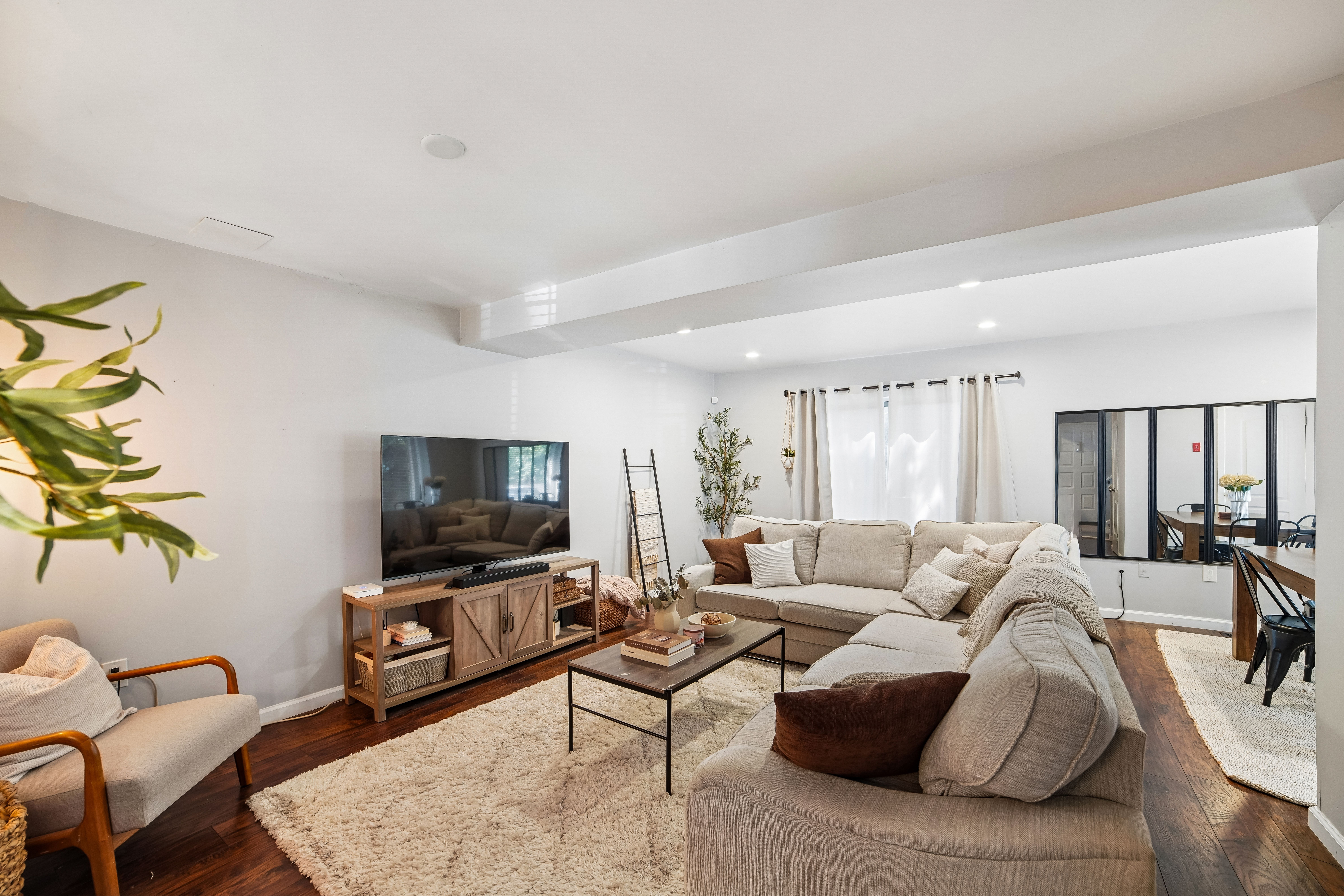  355 Tebe Place - 物件實景