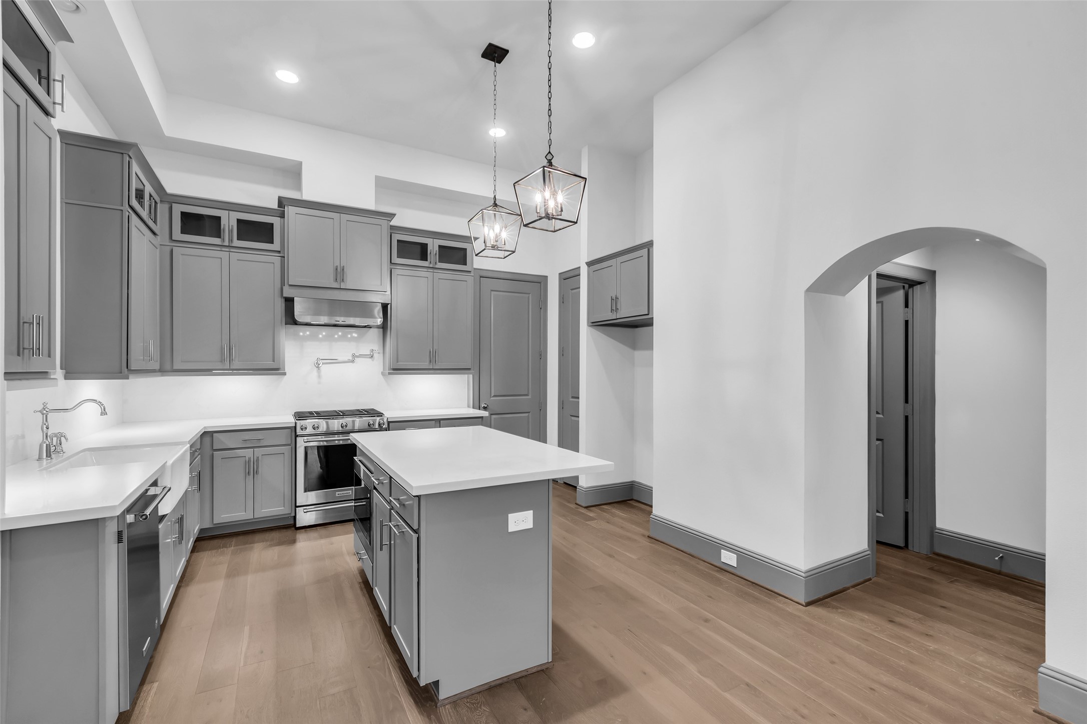 Houston, Texas, 77008, United States, 4 Bedrooms Bedrooms, ,4 BathroomsBathrooms,Residential,For Sale,1989556