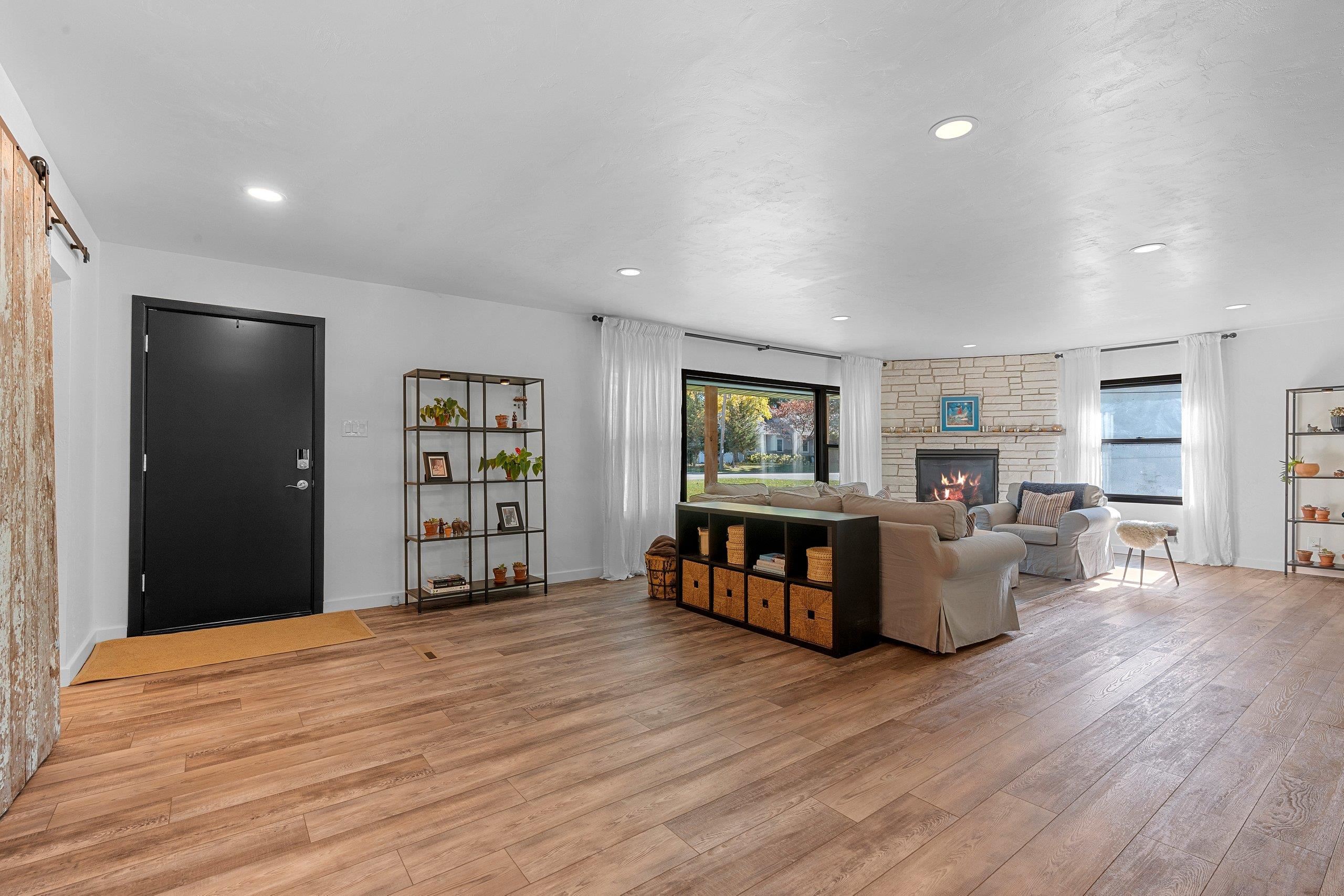 GREEN BAY, Wisconsin, 54301, United States, 3 Bedrooms Bedrooms, ,3 BathroomsBathrooms,Residential,For Sale,1969086