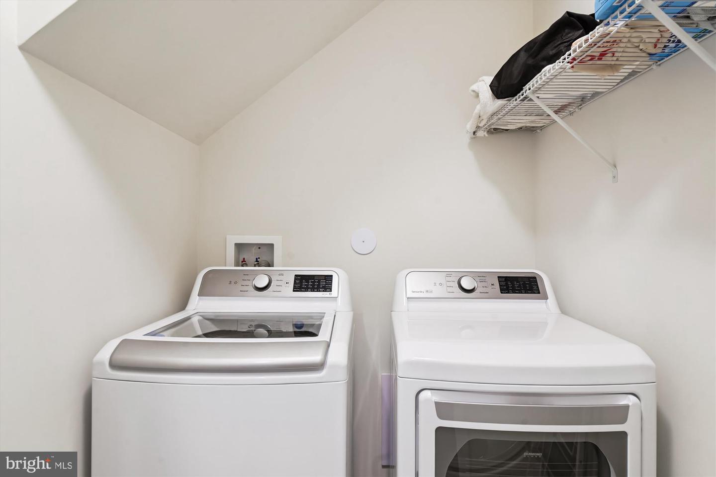 Frederick, Maryland, 21701, United States, 4 Bedrooms Bedrooms, ,4 BathroomsBathrooms,Residential,For Sale,1996927