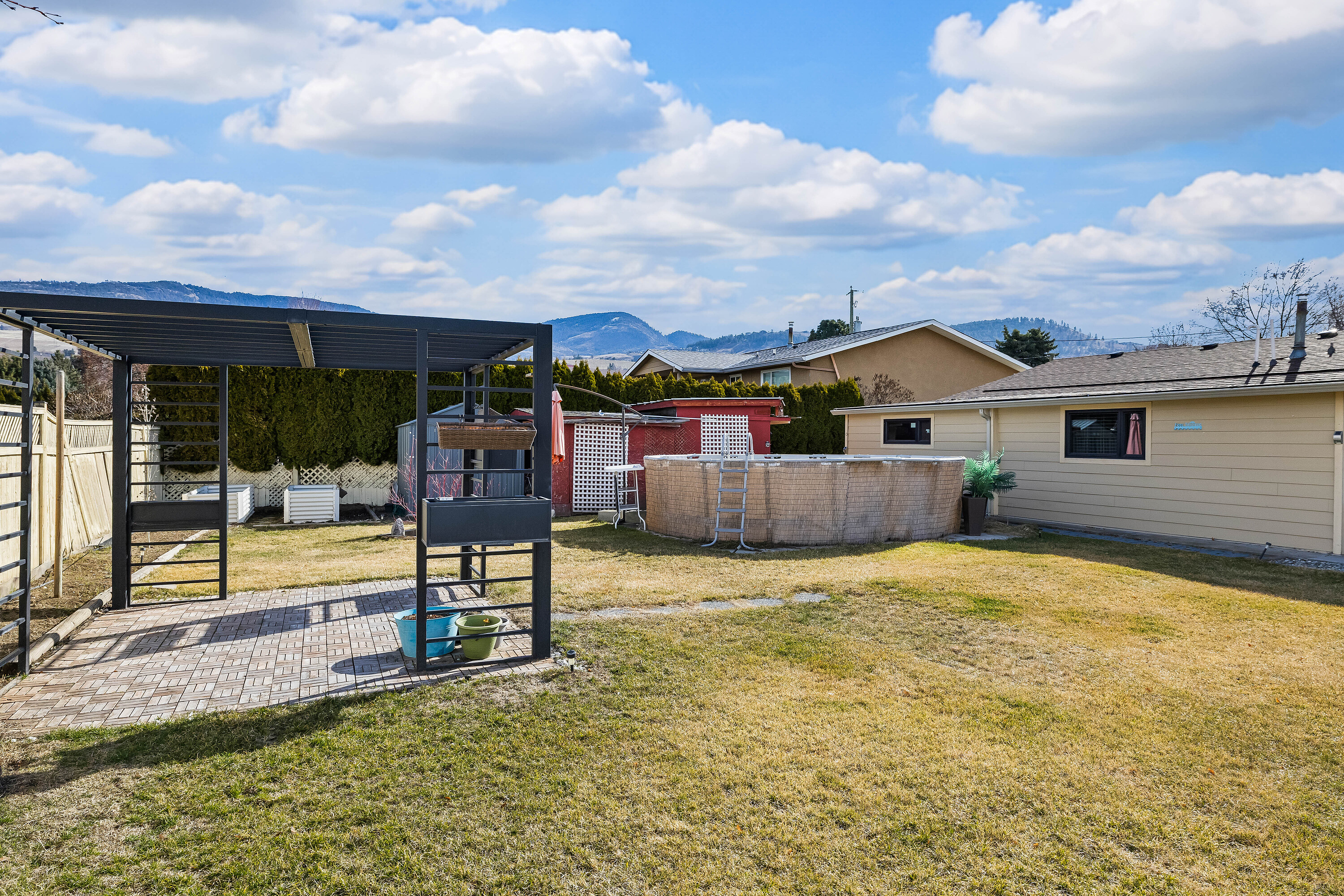  Rancher on a Flat Lot - 物件實景