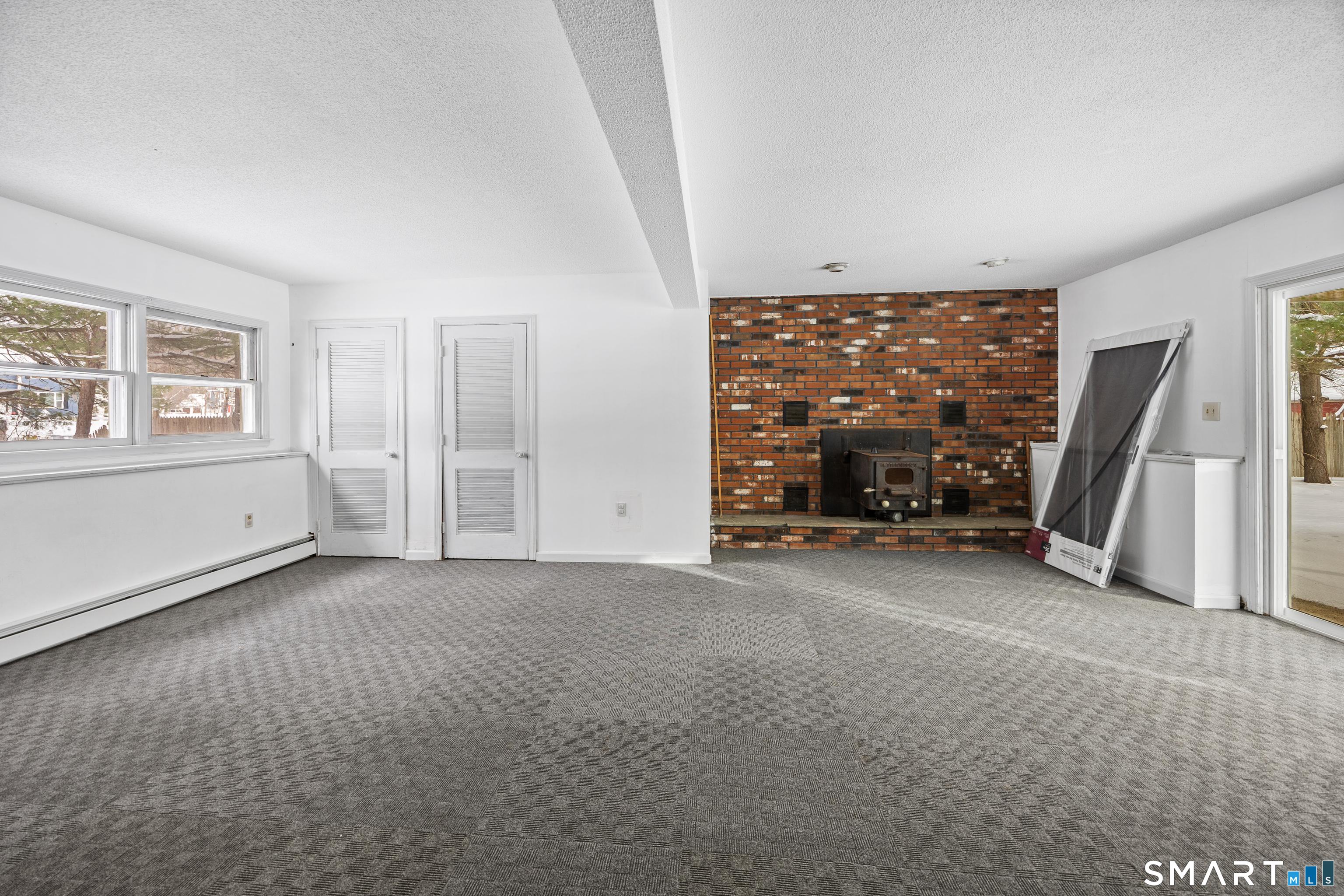 Southington, Connecticut, 06489, United States, 5 Bedrooms Bedrooms, ,3 BathroomsBathrooms,Residential,For Sale,2007439