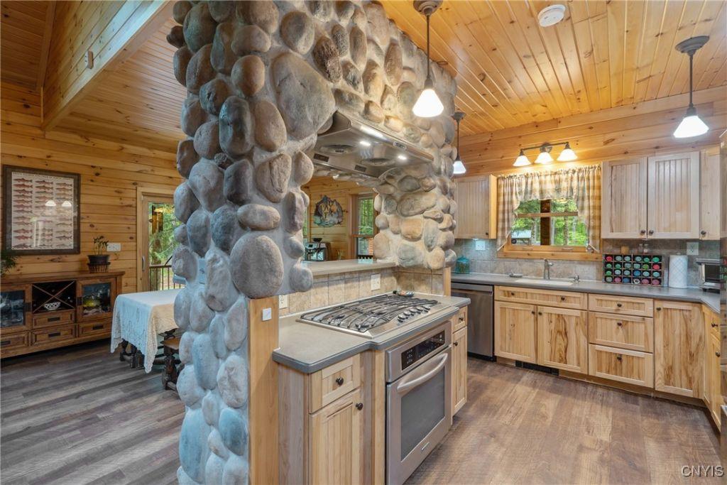 Cleveland, New York, 13042, United States, 4 Bedrooms Bedrooms, ,4 BathroomsBathrooms,Residential,For Sale,1821145