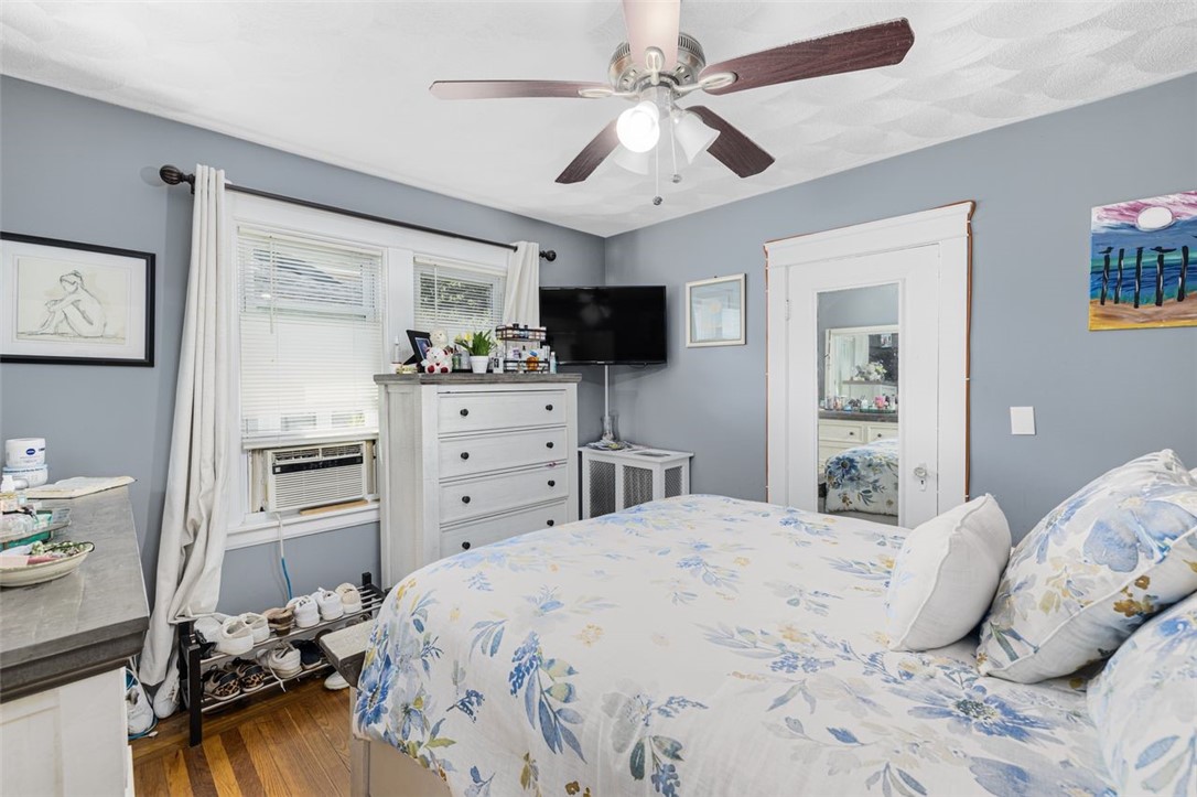 Cranston, Rhode Island, 02910, United States, 3 Bedrooms Bedrooms, ,3 BathroomsBathrooms,Residential,For Sale,1969292