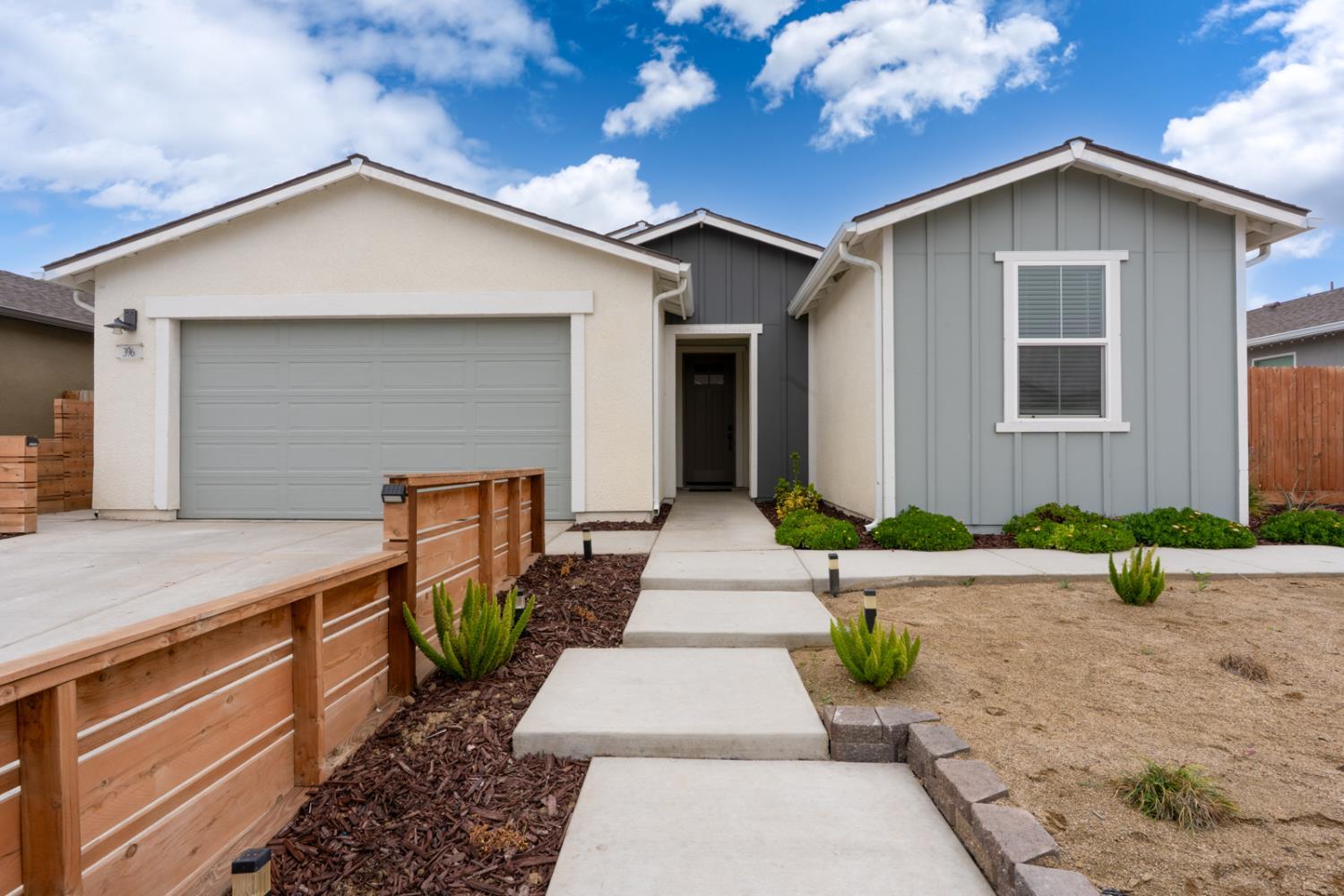 Los Banos, California, 93635, United States, 4 Bedrooms Bedrooms, ,2 BathroomsBathrooms,Residential,For Sale,2005631