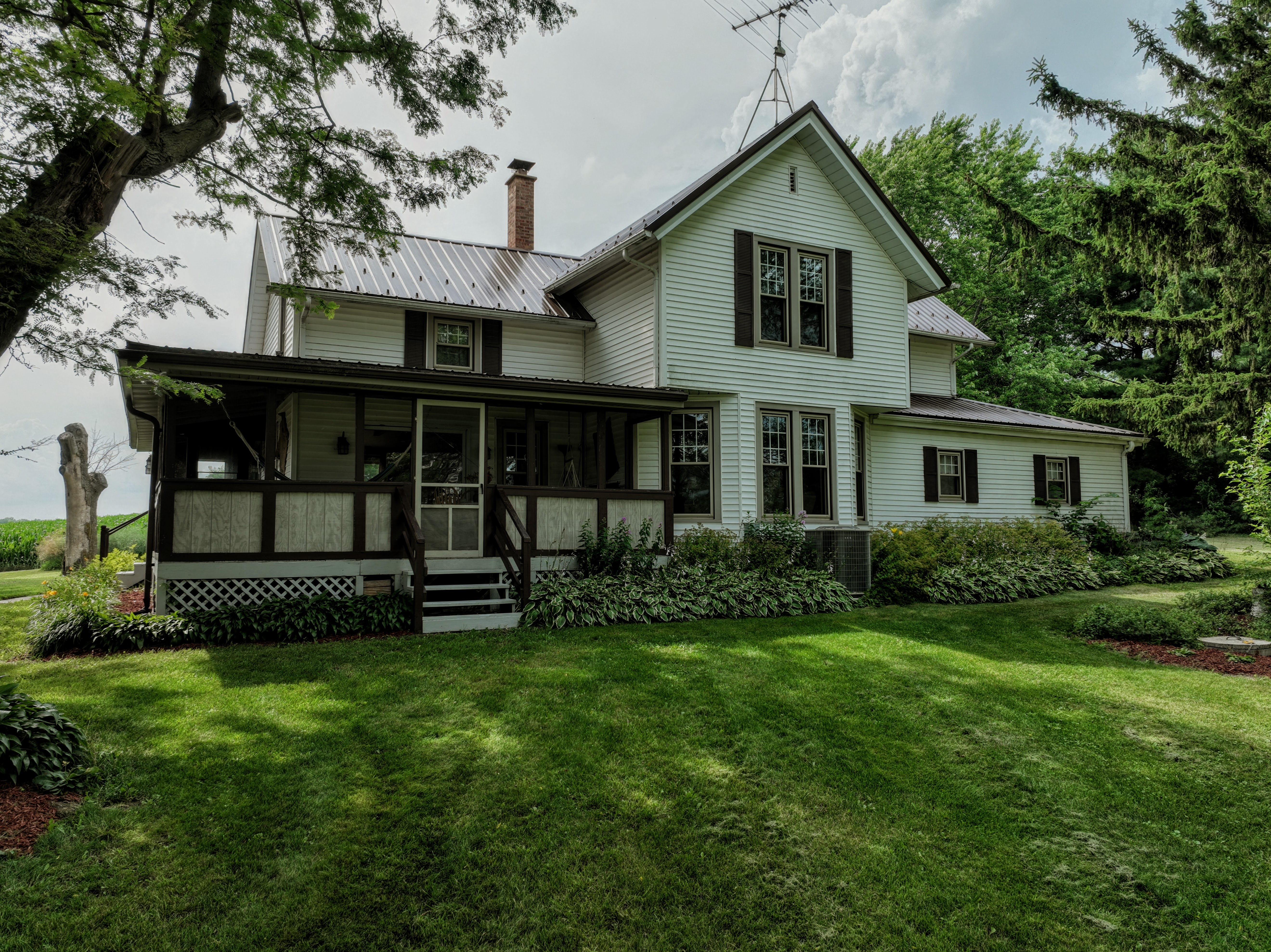 Milford, Wisconsin, 53551, United States, 4 Bedrooms Bedrooms, ,2 BathroomsBathrooms,Residential,For Sale,1889532
