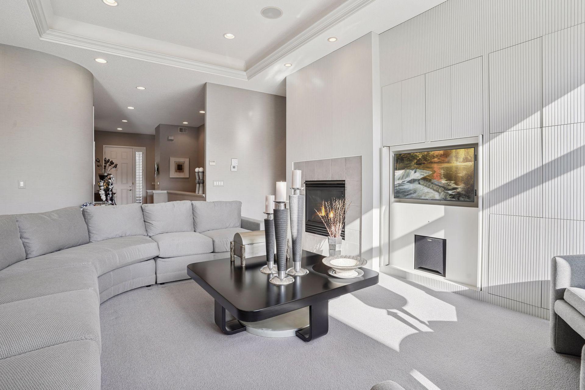 Lilydale, Minnesota, 55118, United States, 3 Bedrooms Bedrooms, ,3 BathroomsBathrooms,Residential,For Sale,1989452