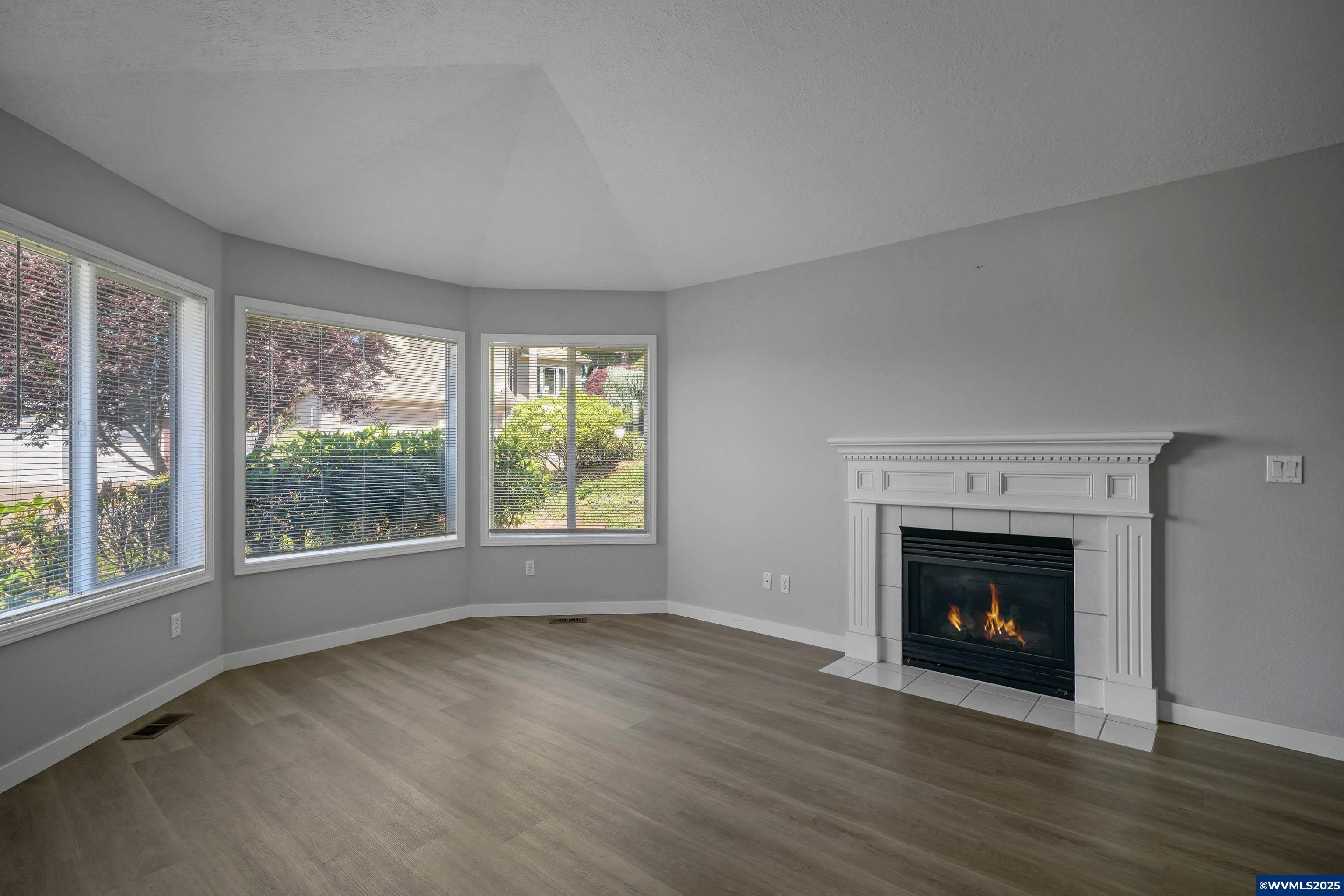 Salem, Oregon, 97304, United States, 3 Bedrooms Bedrooms, ,2 BathroomsBathrooms,Residential,For Sale,1838478
