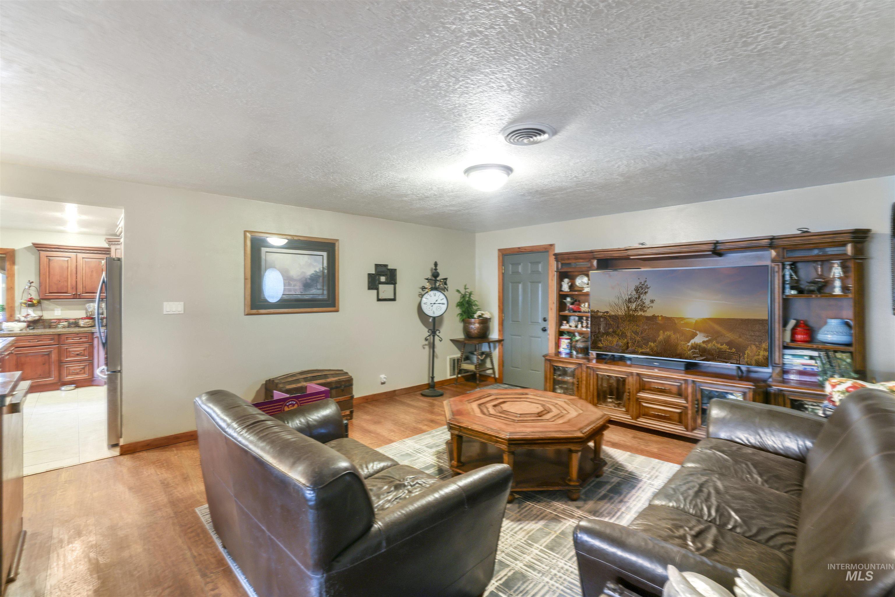 Twin Falls, Idaho, 83301, United States, 3 Bedrooms Bedrooms, ,2 BathroomsBathrooms,Residential,For Sale,1932611