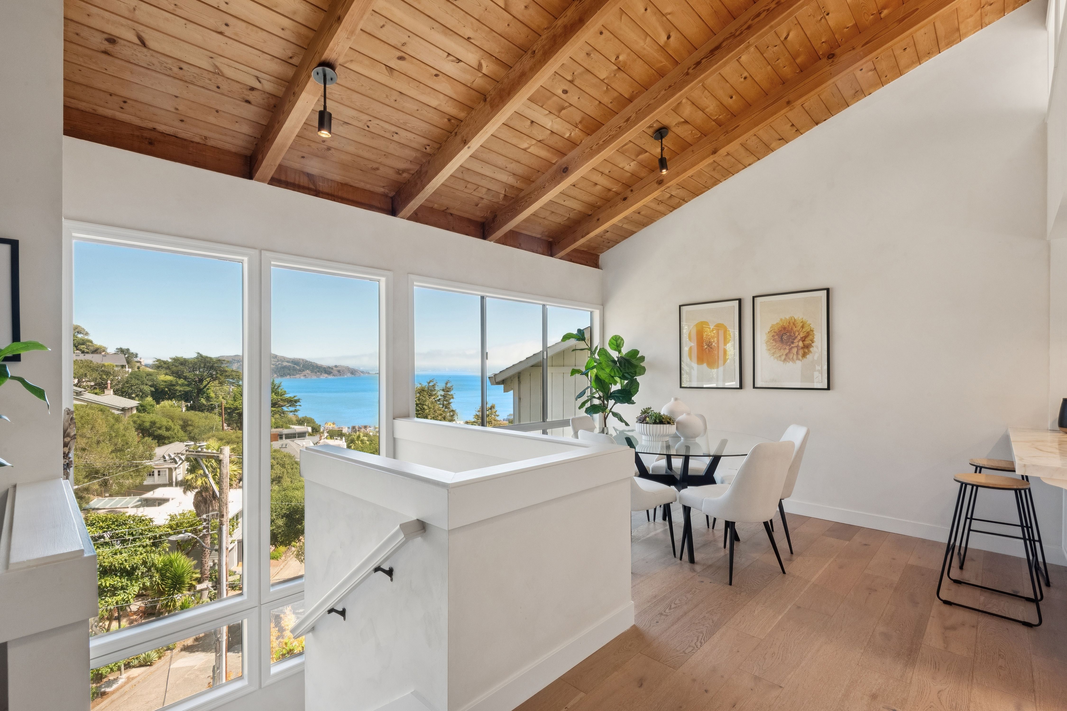  Quality, Design and Comfort Converge Bay Views too… - 物件實景