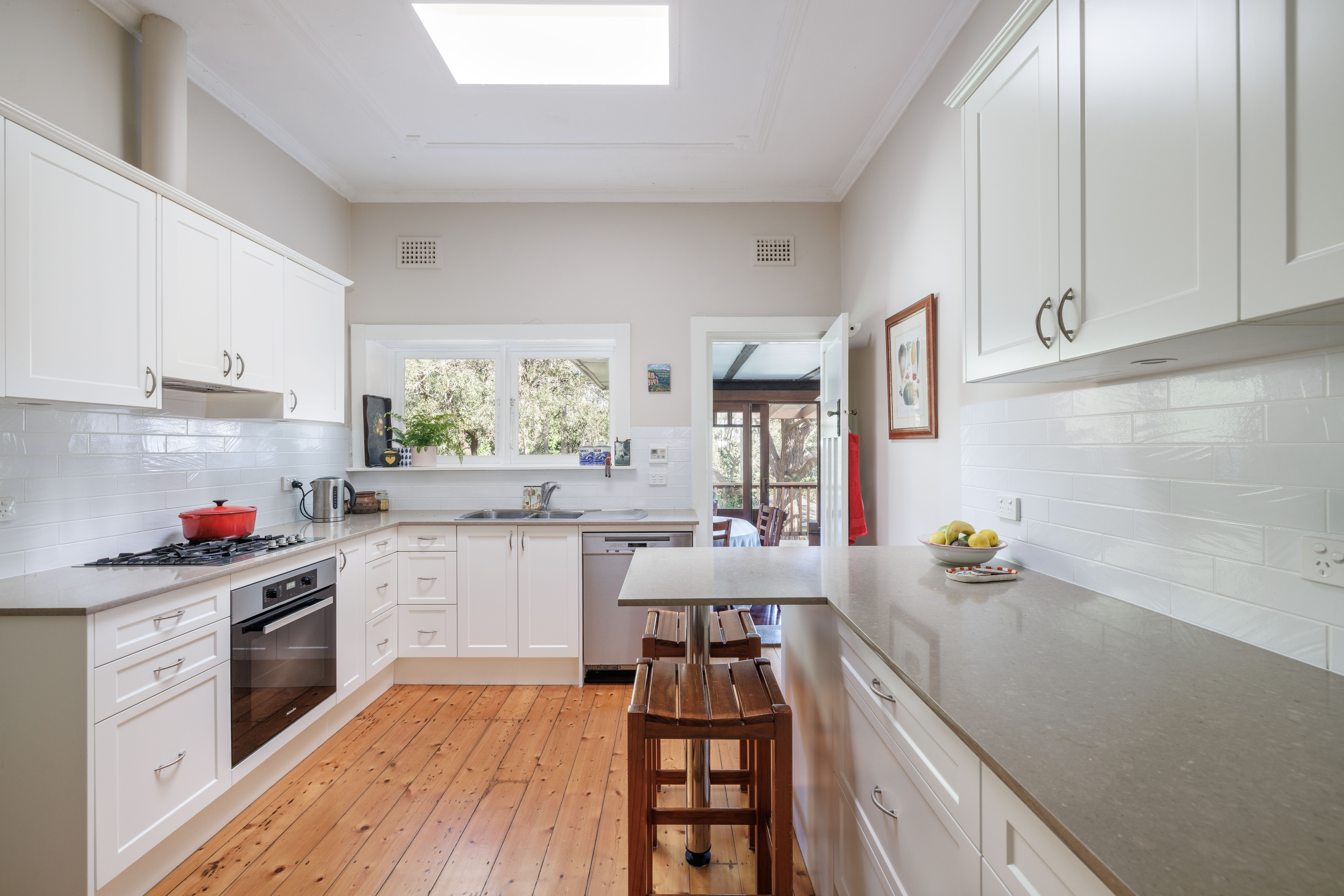  Grand c1920s Family Home on 643sqm Parcel with Exciting Potential - 物件實景