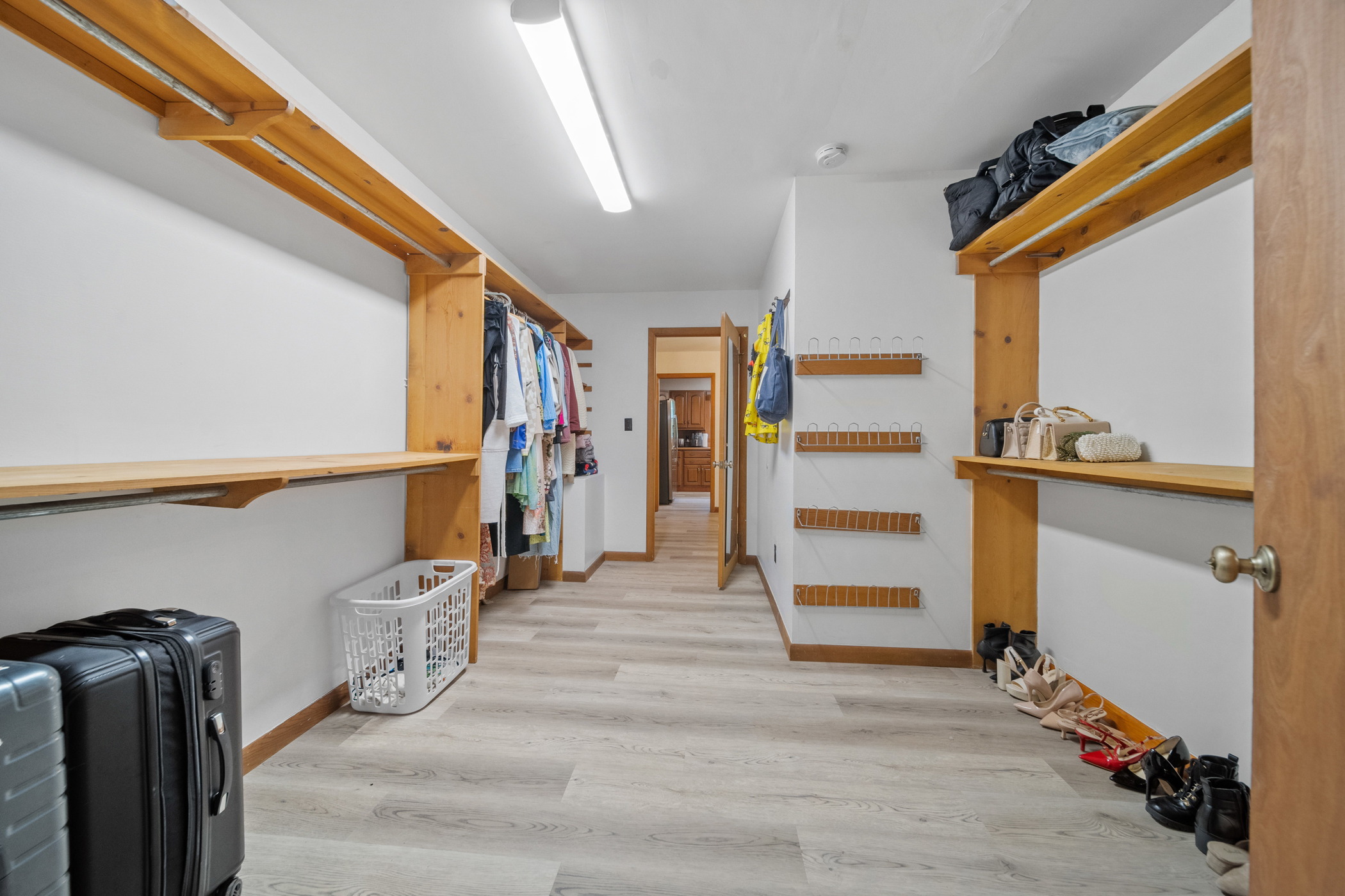 Gatlinburg, Tennessee, 37738, United States, 4 Bedrooms Bedrooms, ,3 BathroomsBathrooms,Residential,For Sale,1974957