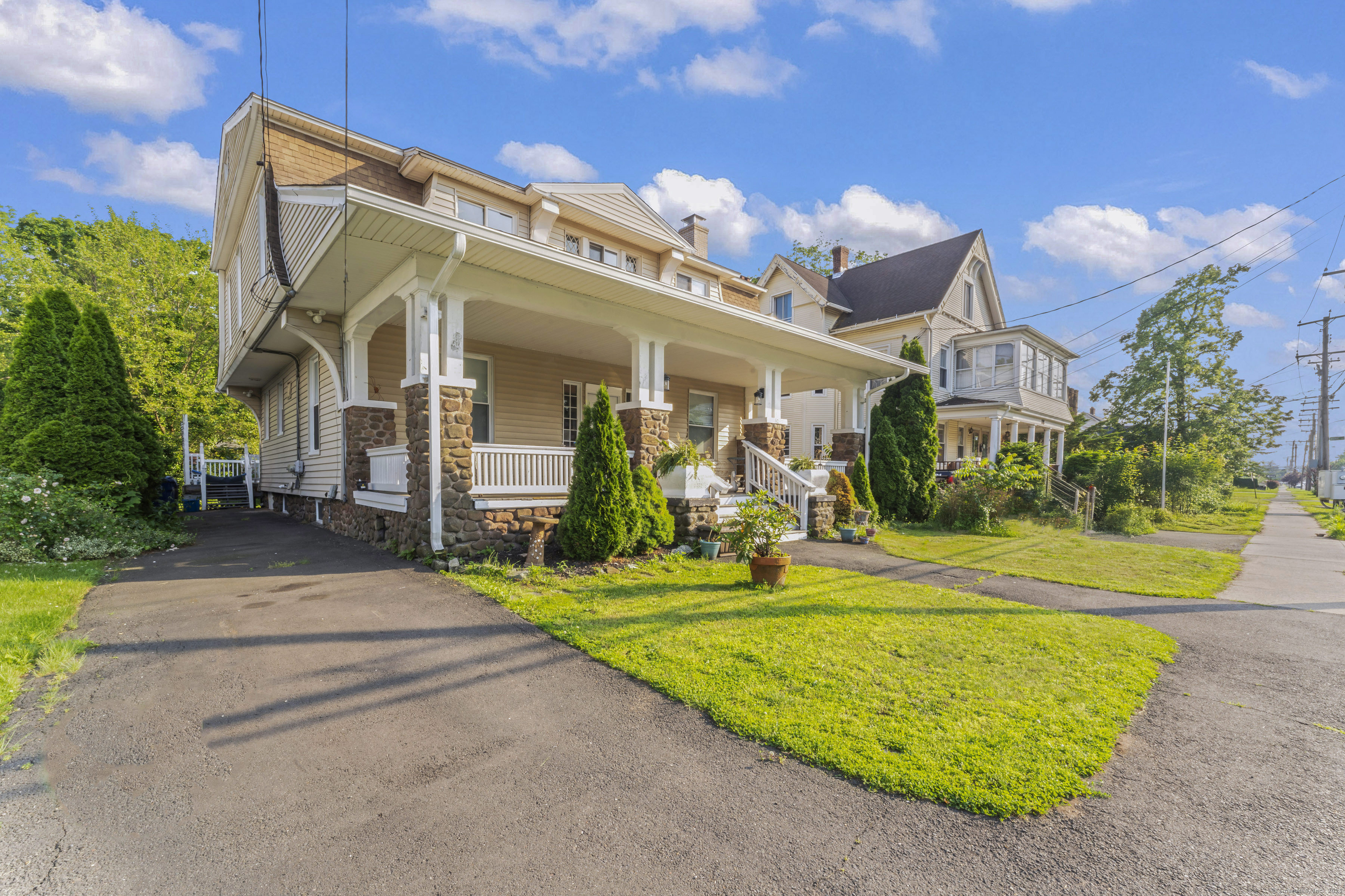 West Haven, Connecticut, 06516, United States, 5 Bedrooms Bedrooms, ,2 BathroomsBathrooms,Residential,For Sale,1858012