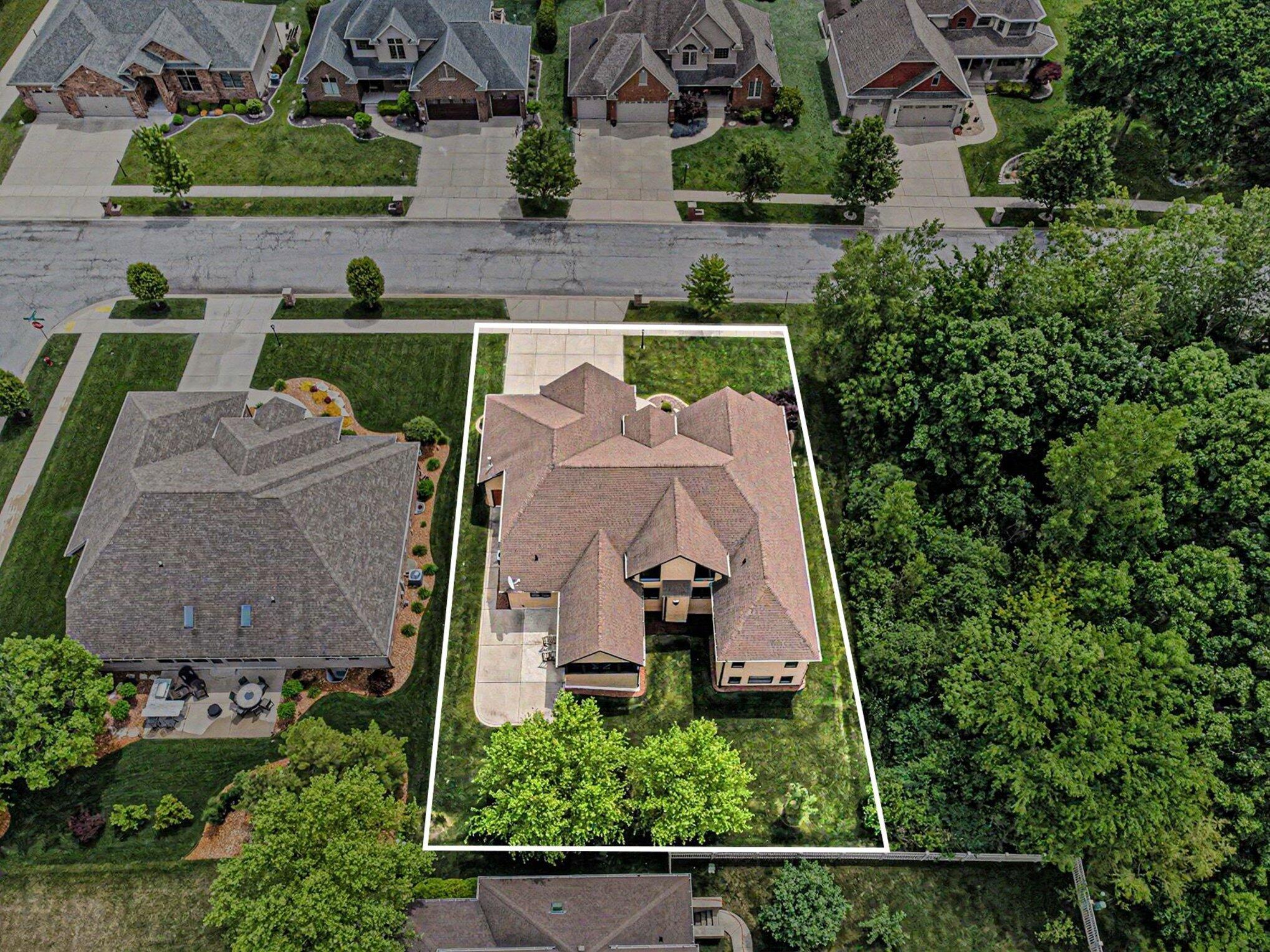 Schererville, Indiana, 46375, United States, 4 Bedrooms Bedrooms, ,4 BathroomsBathrooms,Residential,For Sale,2048317