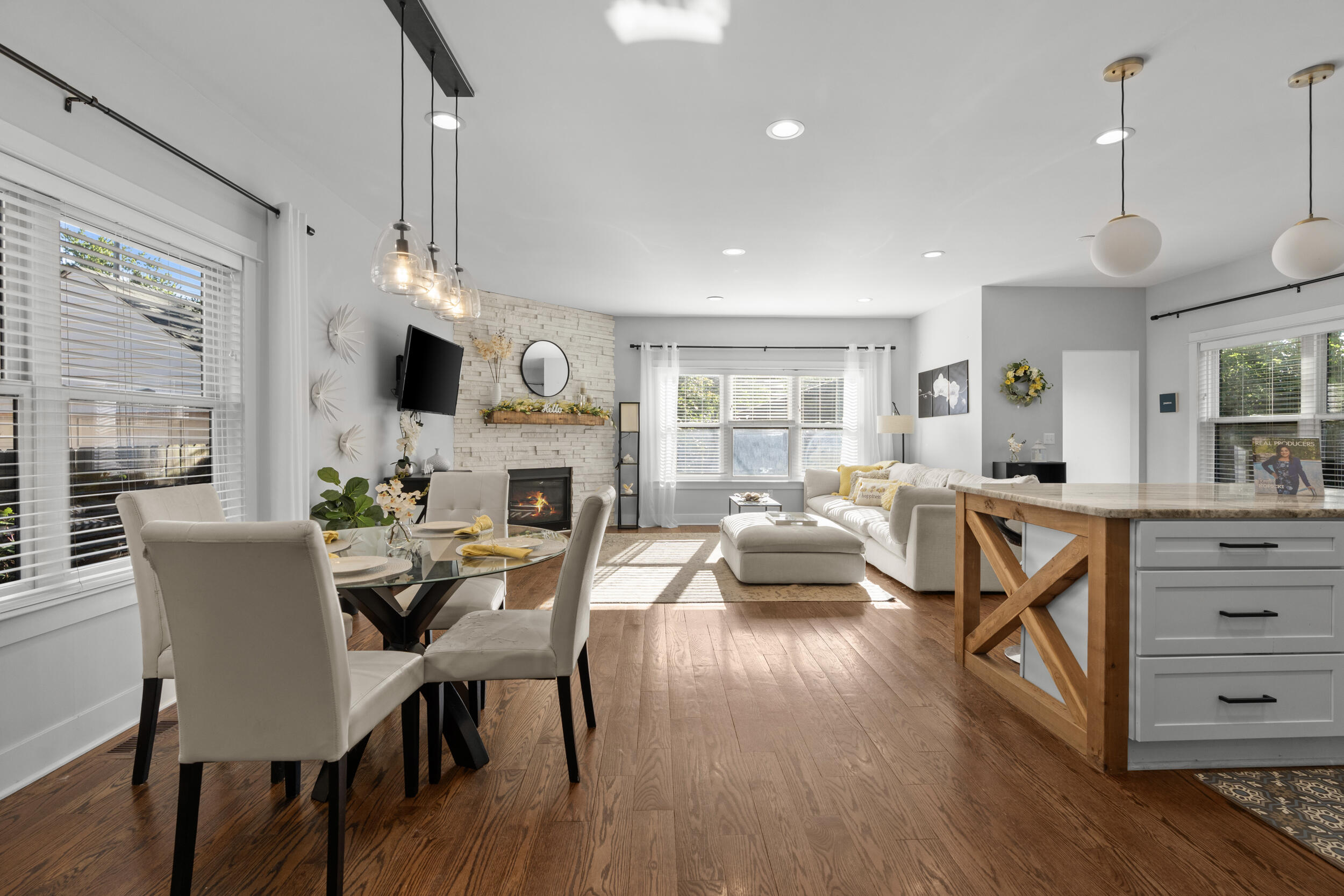 Royal Oak, Michigan, 48067, United States, 3 Bedrooms Bedrooms, ,3 BathroomsBathrooms,Residential,For Sale,1924655