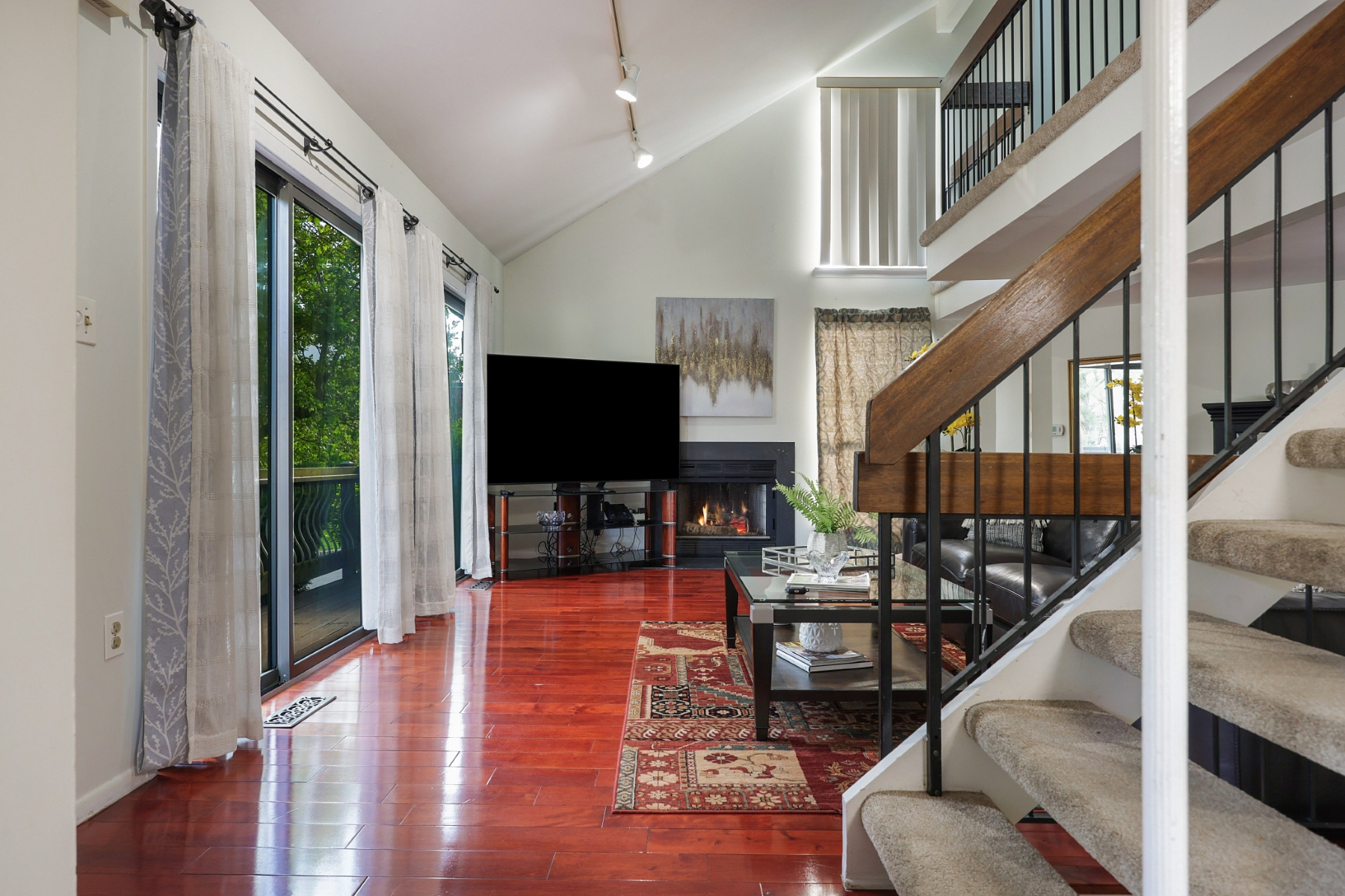  ?the cedars? update townhouse offers open concept design - 物件實景