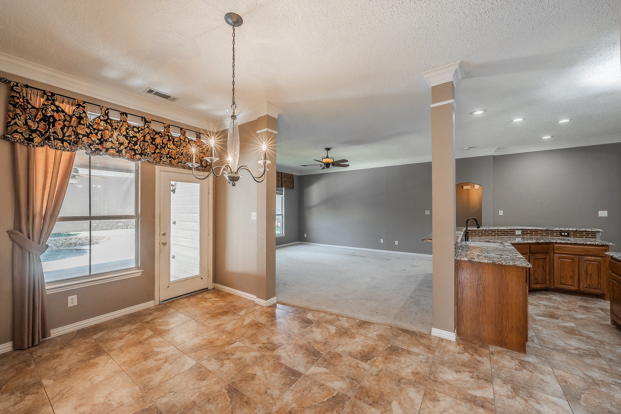 Grapevine, Texas, 76051, United States, 3 Bedrooms Bedrooms, ,2 BathroomsBathrooms,Residential,For Sale,1973770