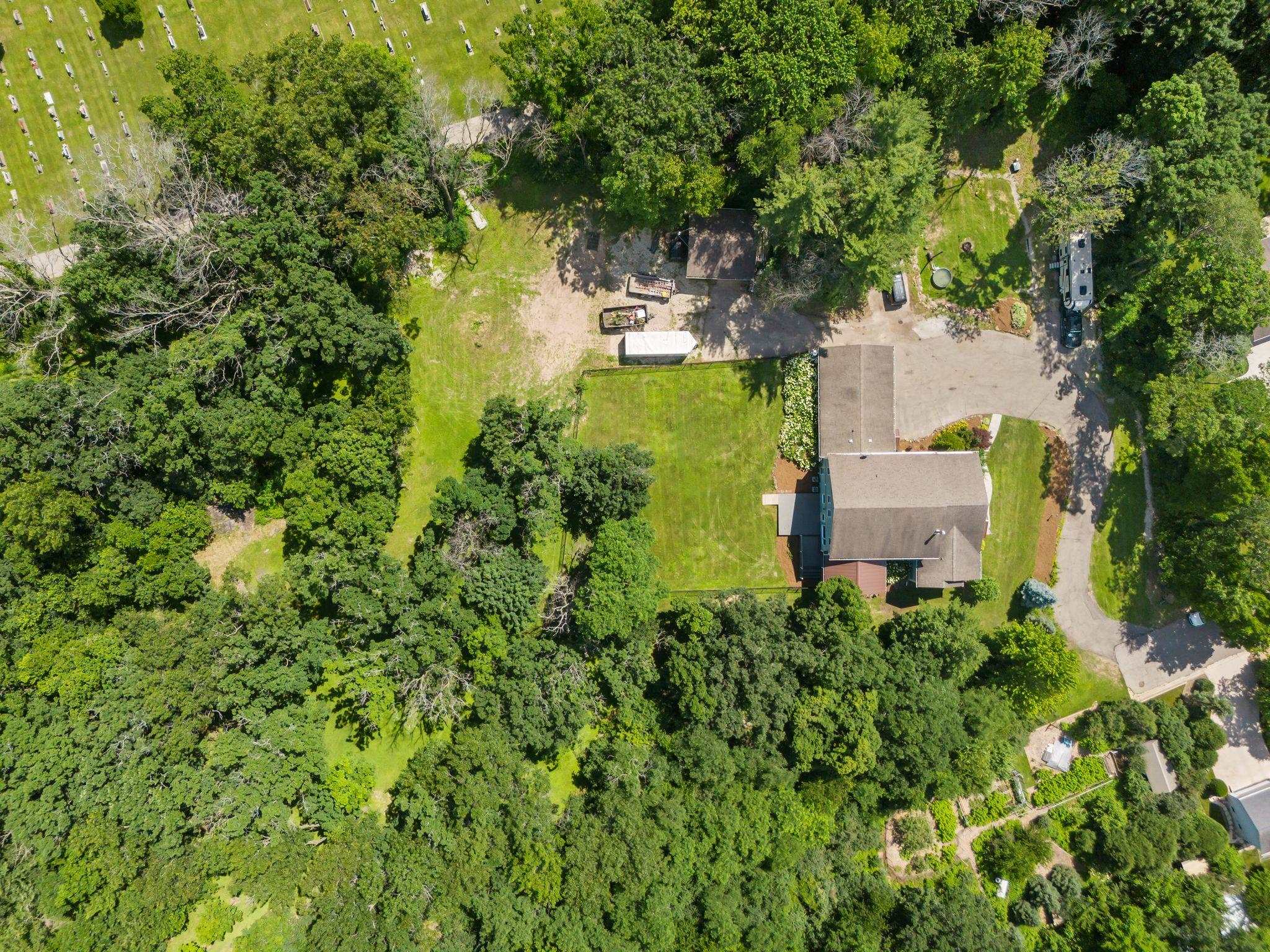 Berlin, Wisconsin, 54923, United States, 5 Bedrooms Bedrooms, ,4 BathroomsBathrooms,Residential,For Sale,1974961