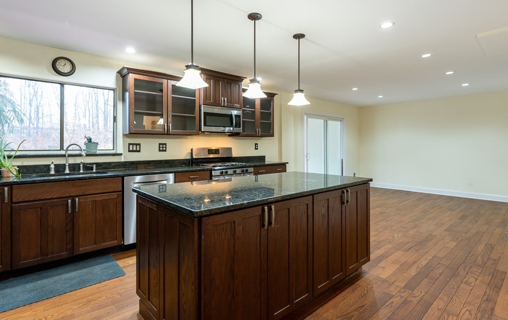 Milford, New Hampshire, 03055, United States, 4 Bedrooms Bedrooms, ,3 BathroomsBathrooms,Residential,For Sale,1862014