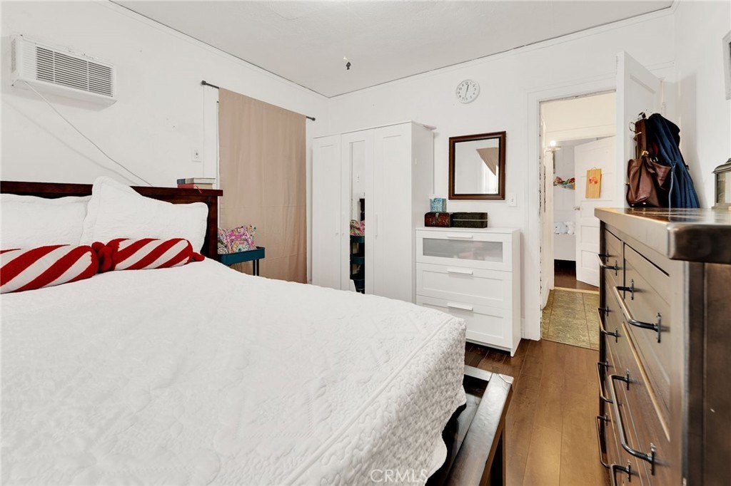 Los Angeles, California, 90044, United States, 3 Bedrooms Bedrooms, ,2 BathroomsBathrooms,Residential,For Sale,1931570