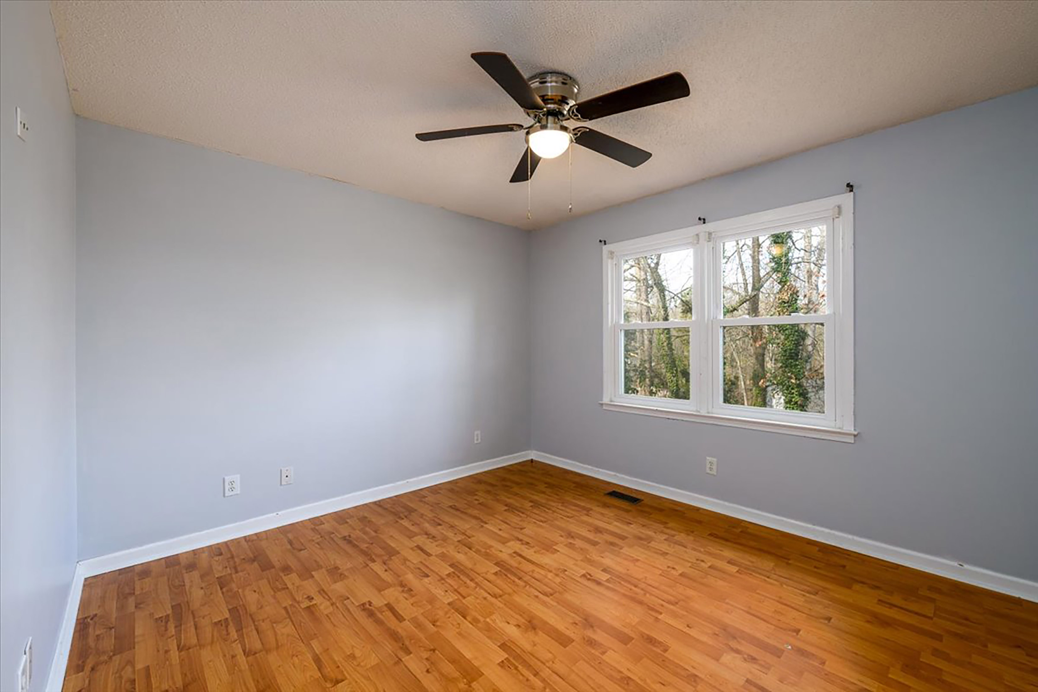  Welcome to Lakeshore Heights in the Heart of Gainesville - 物件實景