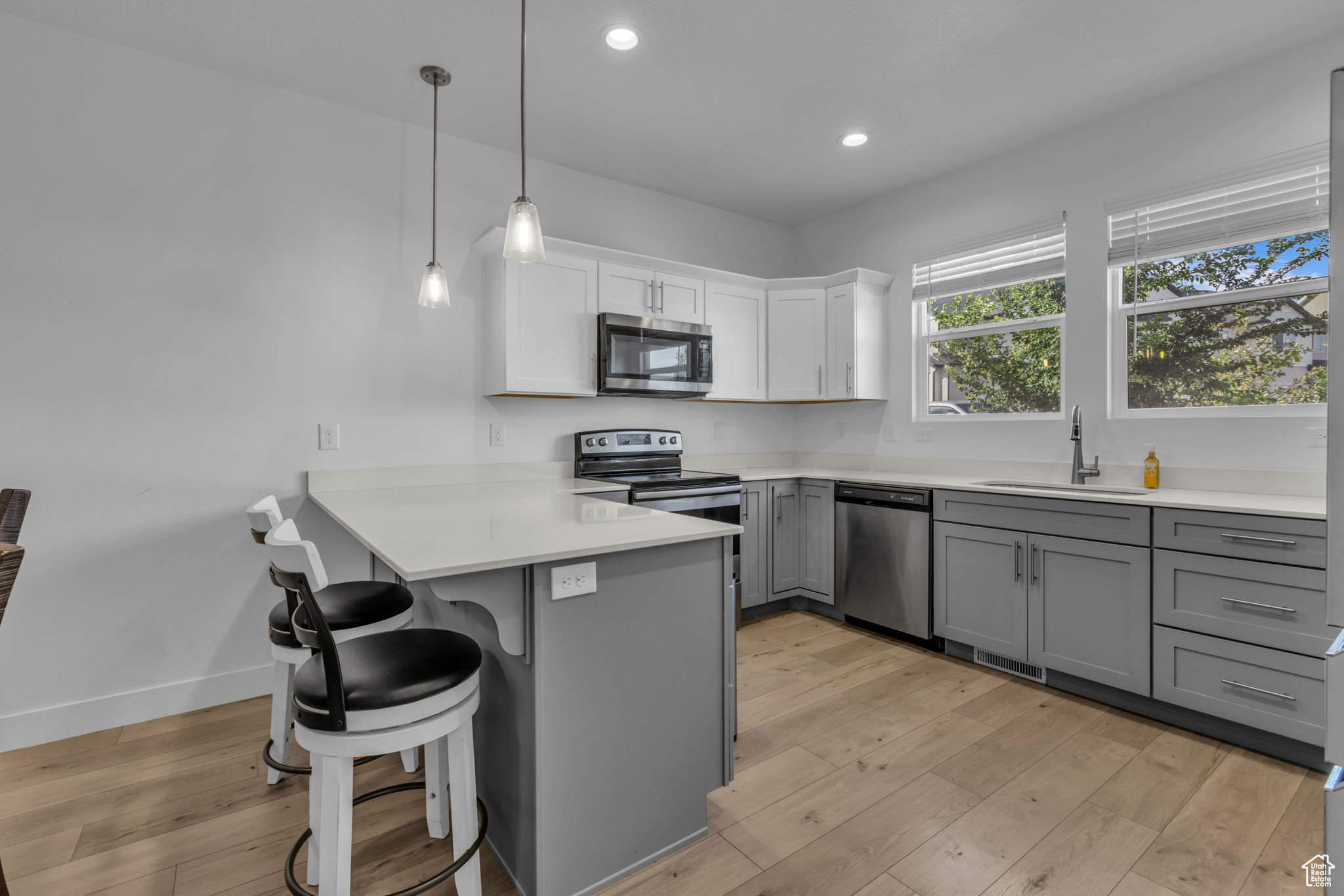 Herriman, Utah, 84096, United States, 4 Bedrooms Bedrooms, ,4 BathroomsBathrooms,Residential,For Sale,1907330