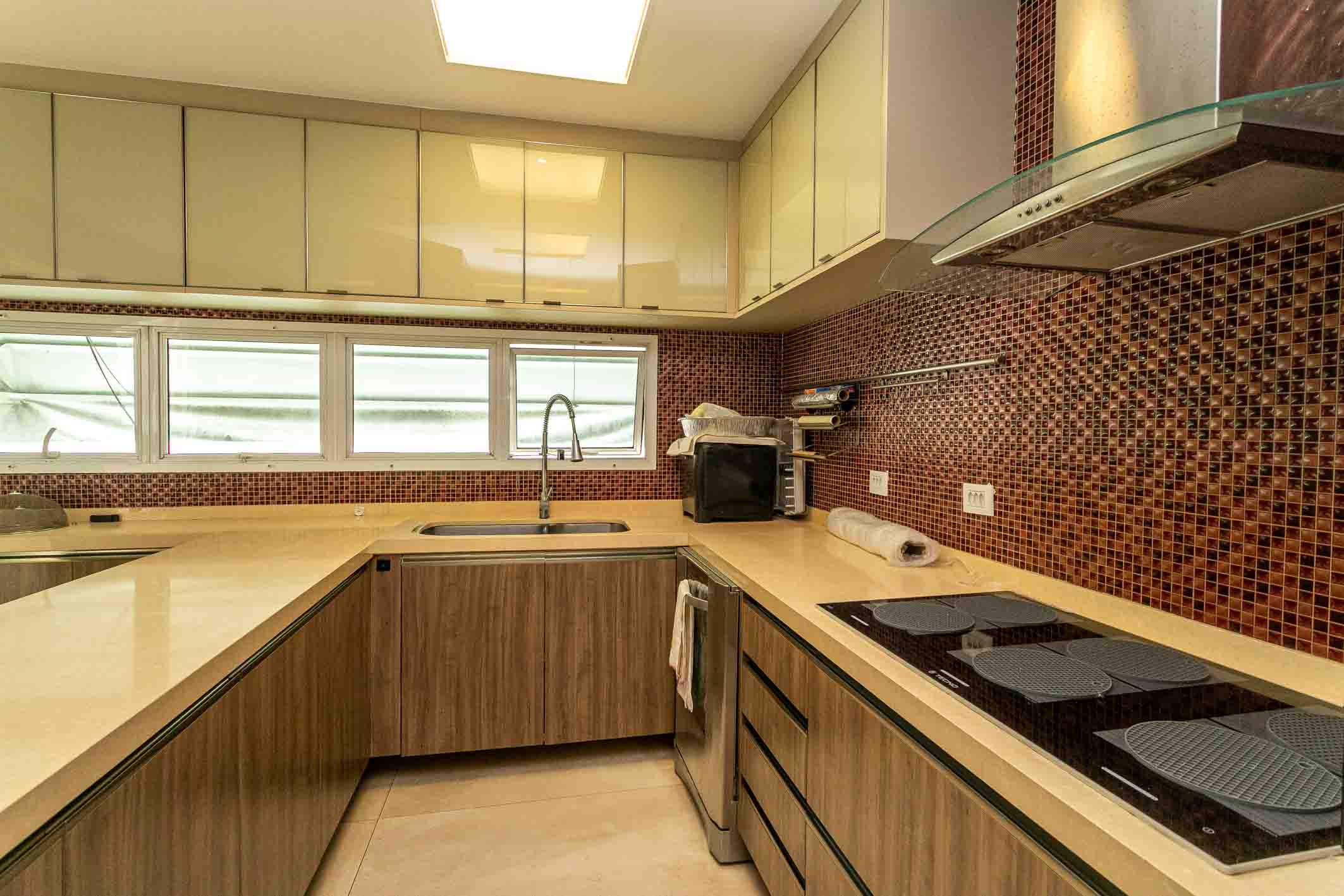 Renovated penthouse with four bedrooms near the beach - 物件實景