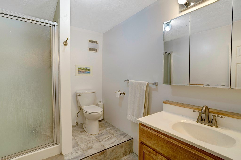 Hayesville, North Carolina, 28904, United States, 5 Bedrooms Bedrooms, ,4 BathroomsBathrooms,Residential,For Sale,1936874