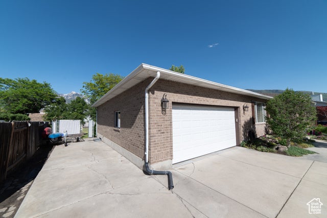 Sandy, Utah, 84092, United States, 6 Bedrooms Bedrooms, ,2 BathroomsBathrooms,Residential,For Sale,1849276