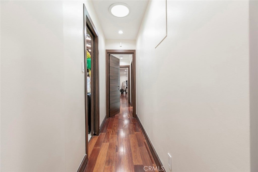 Glendale, California, 91201, United States, 4 Bedrooms Bedrooms, ,5 BathroomsBathrooms,Residential,For Sale,1969452