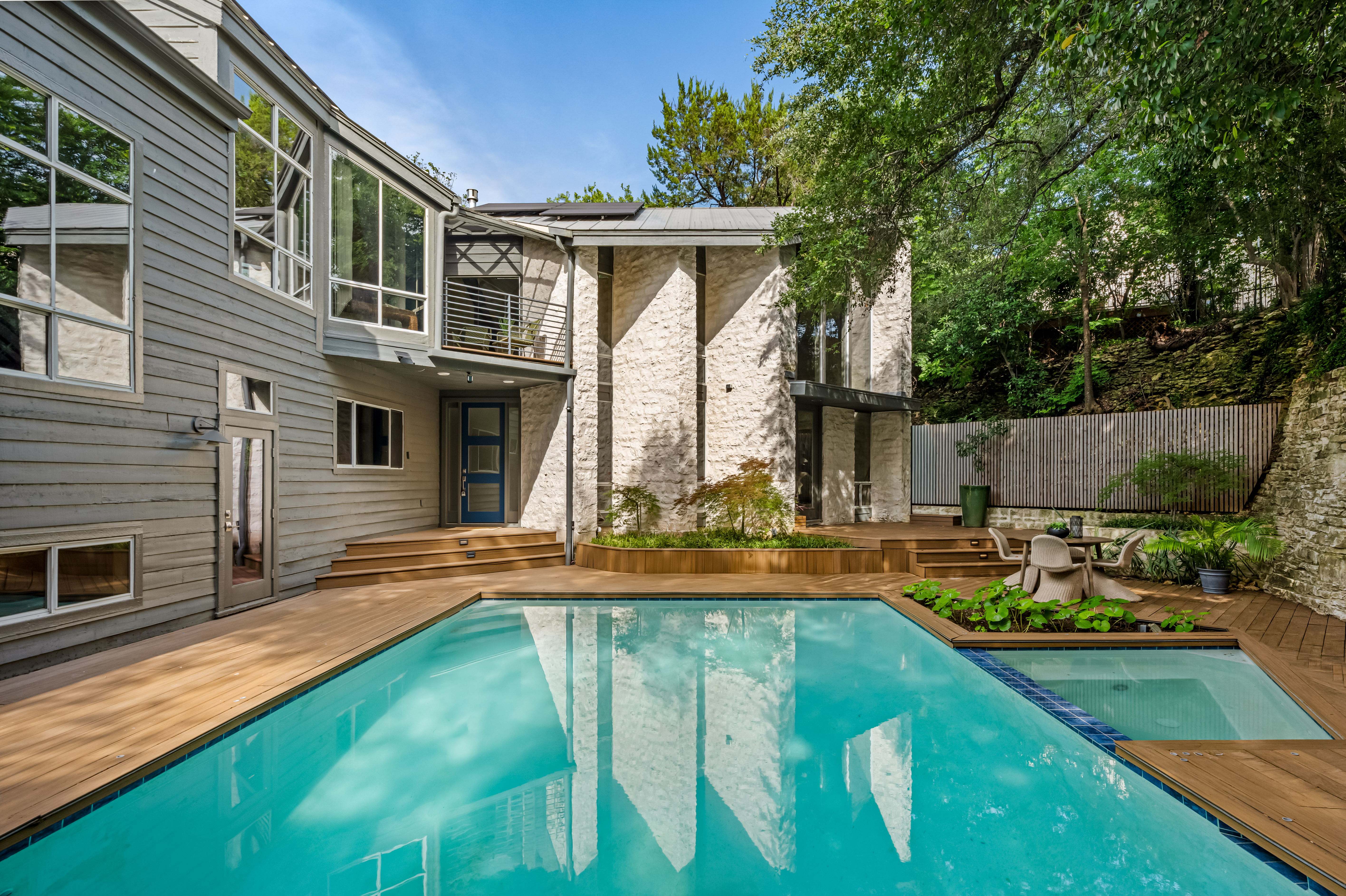  Tarrytown Home with Personality, Privacy, and a Pool - 物件實景