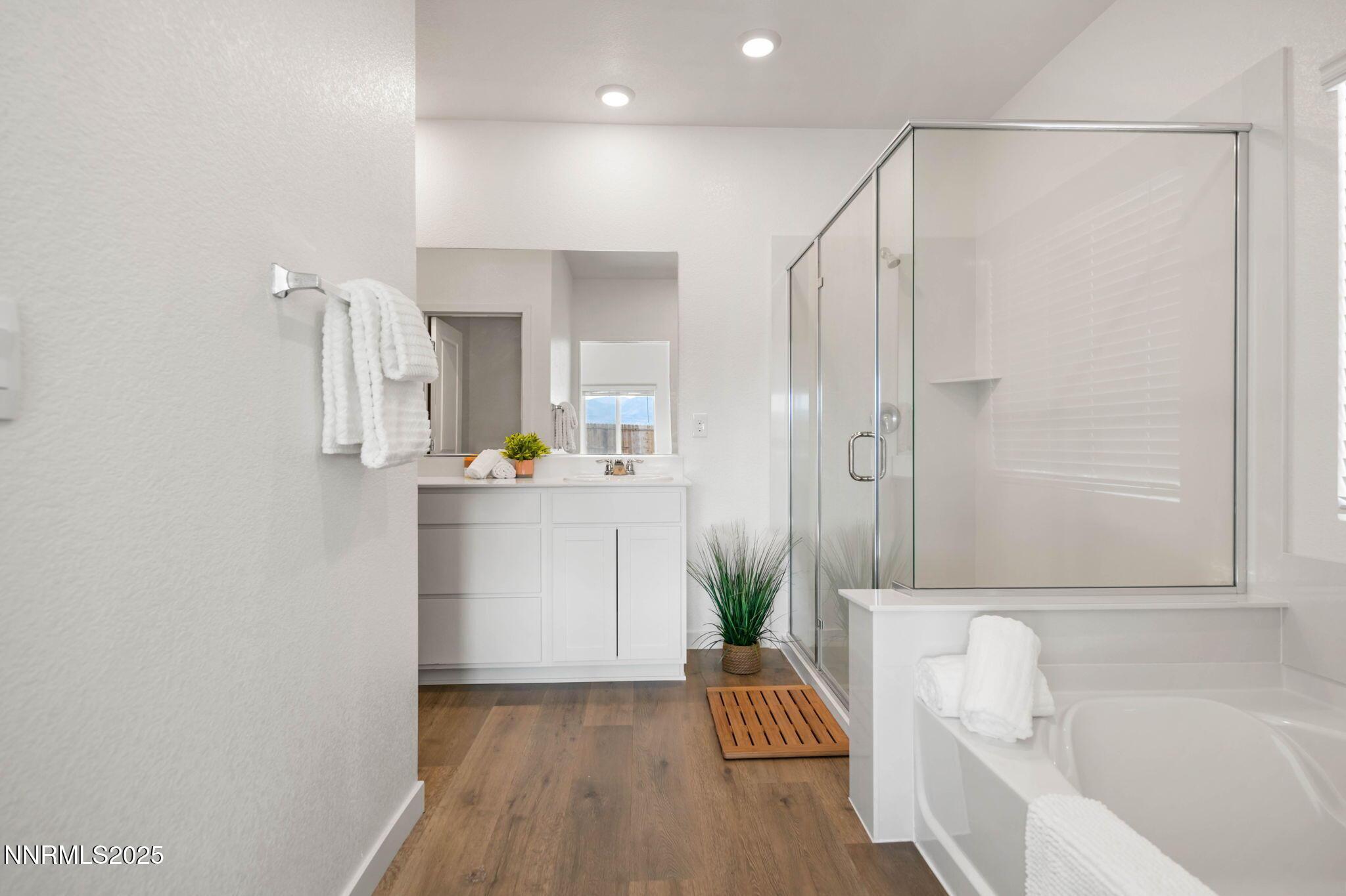 Dayton, Nevada, 89403, United States, 4 Bedrooms Bedrooms, ,3 BathroomsBathrooms,Residential,For Sale,1988311