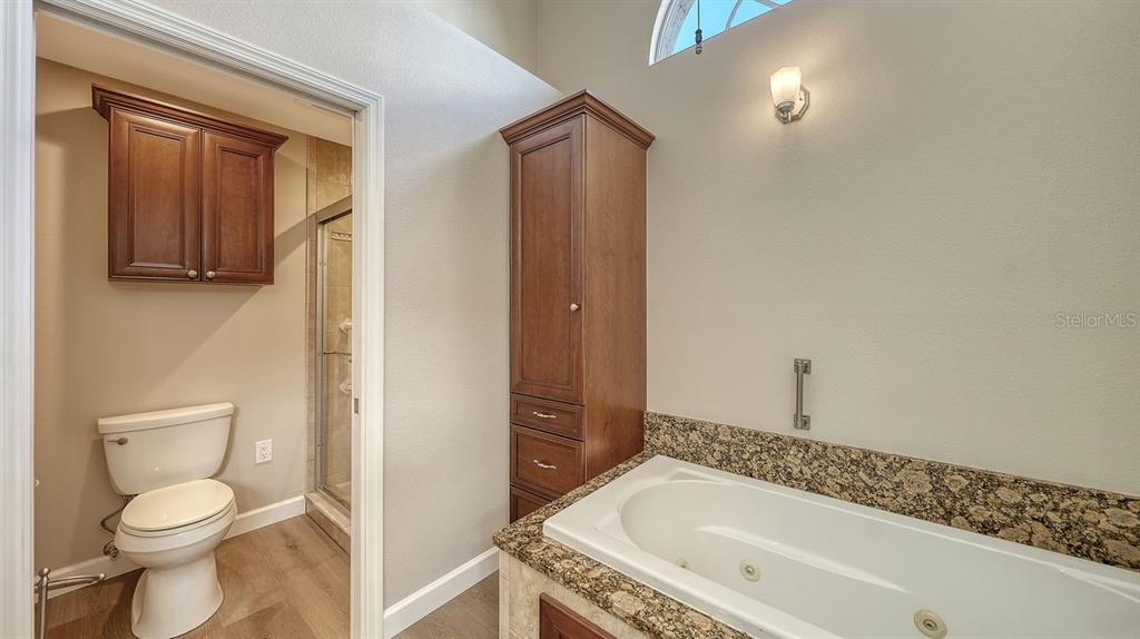 Sarasota, Florida, 34238, United States, 2 Bedrooms Bedrooms, ,2 BathroomsBathrooms,Residential,For Sale,1989499