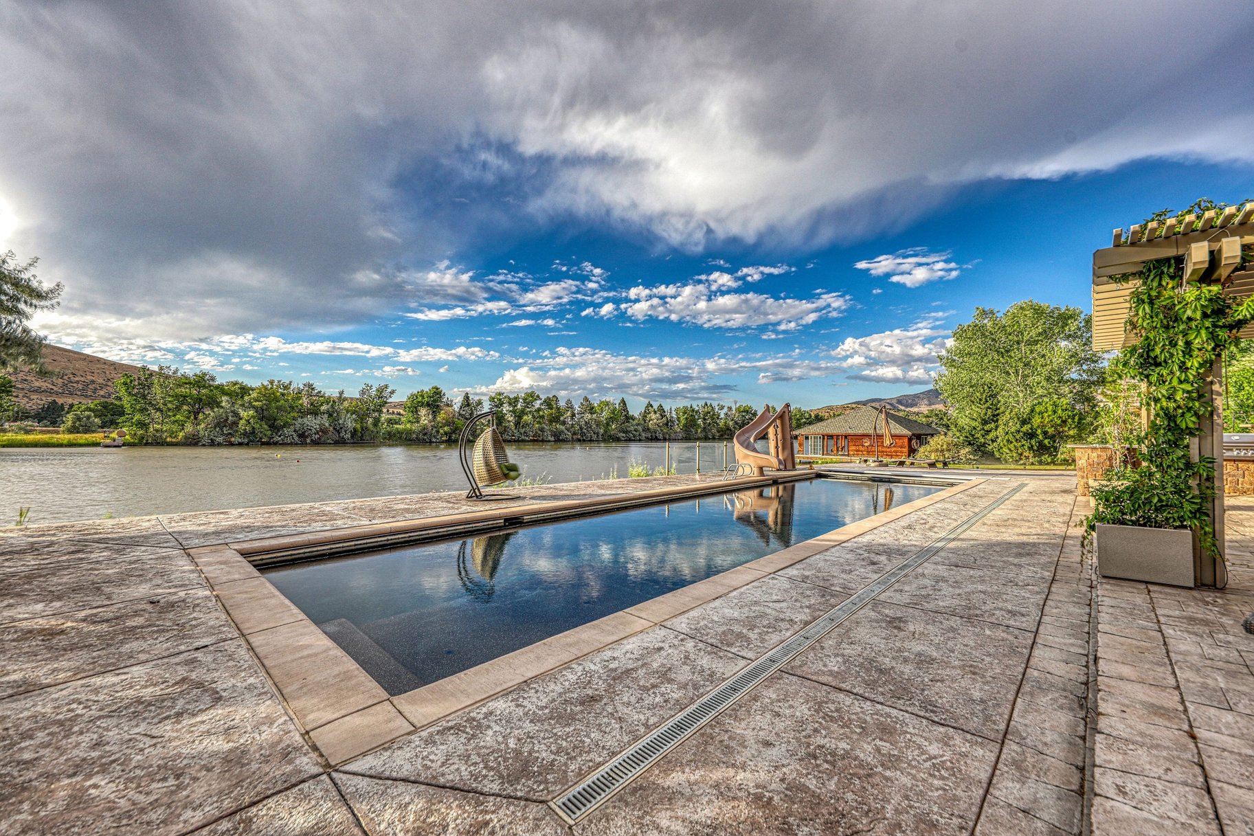  A Rare Lakefront Estate in the Heart of Reno no in One of Northern Nevada