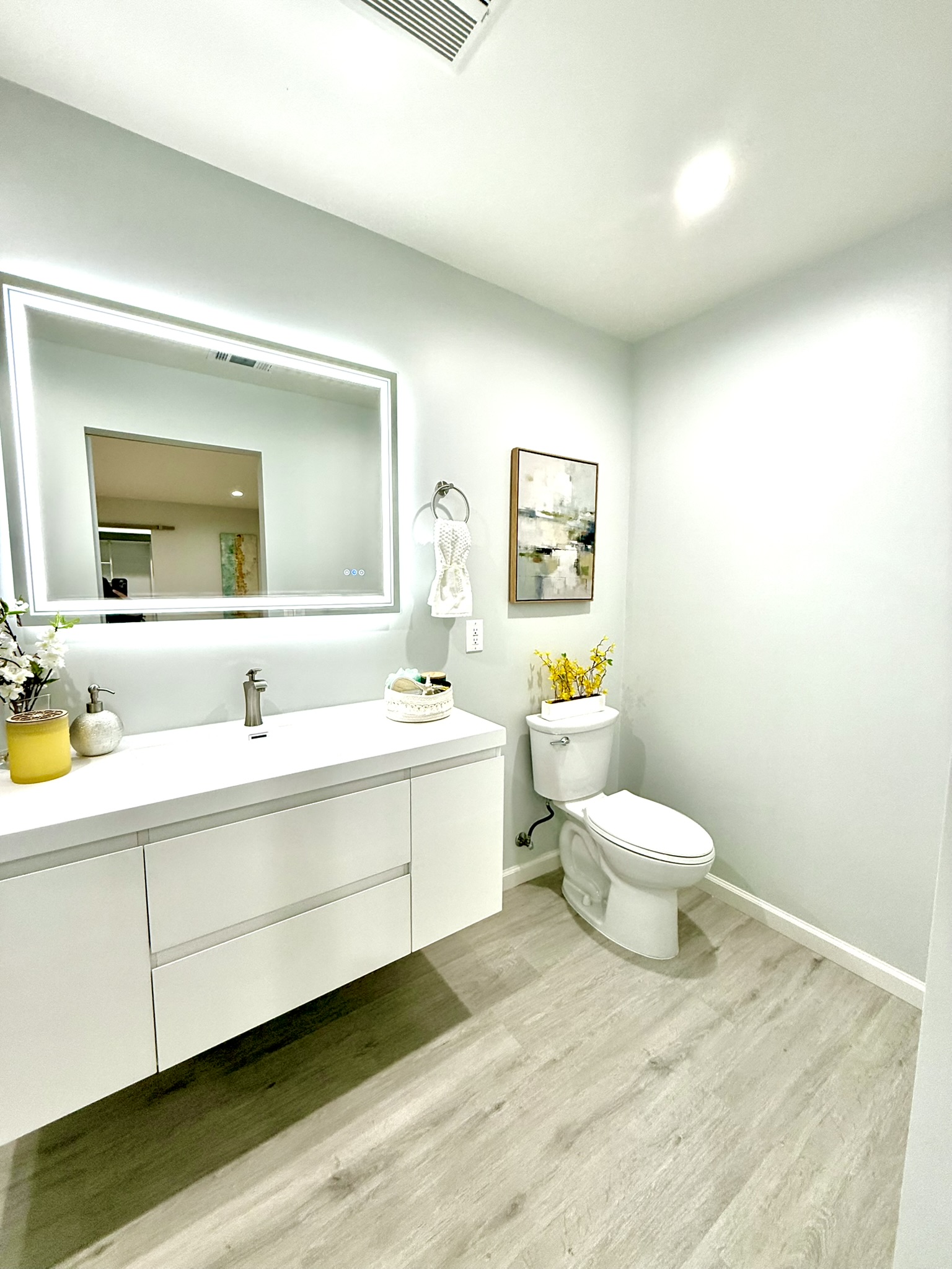 Los Alamitos, California, 90720, United States, 5 Bedrooms Bedrooms, ,4 BathroomsBathrooms,Residential,For Sale,1895084