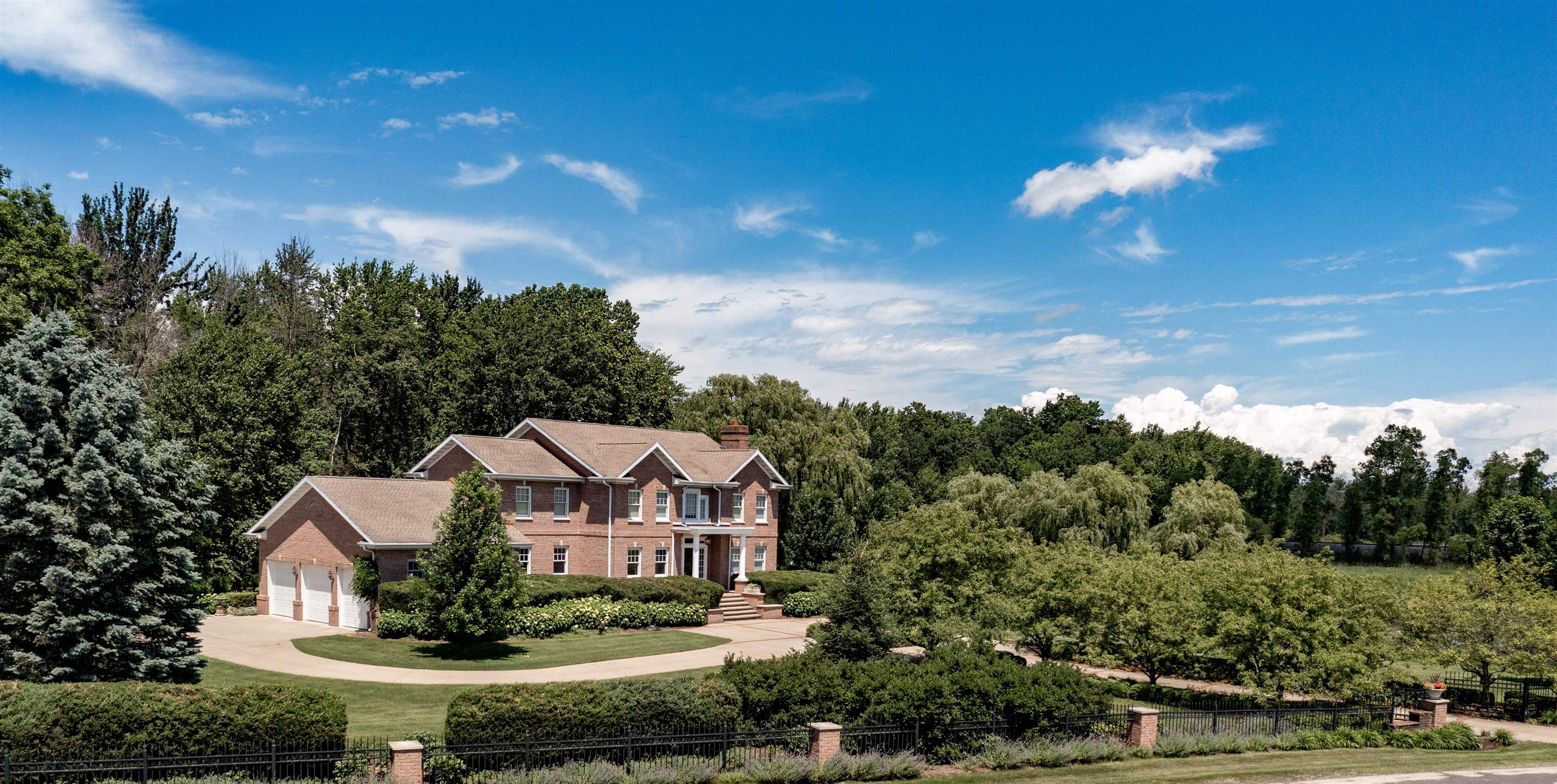 Hortonville, Wisconsin, 54944, United States, 4 Bedrooms Bedrooms, ,6 BathroomsBathrooms,Residential,For Sale,1983735