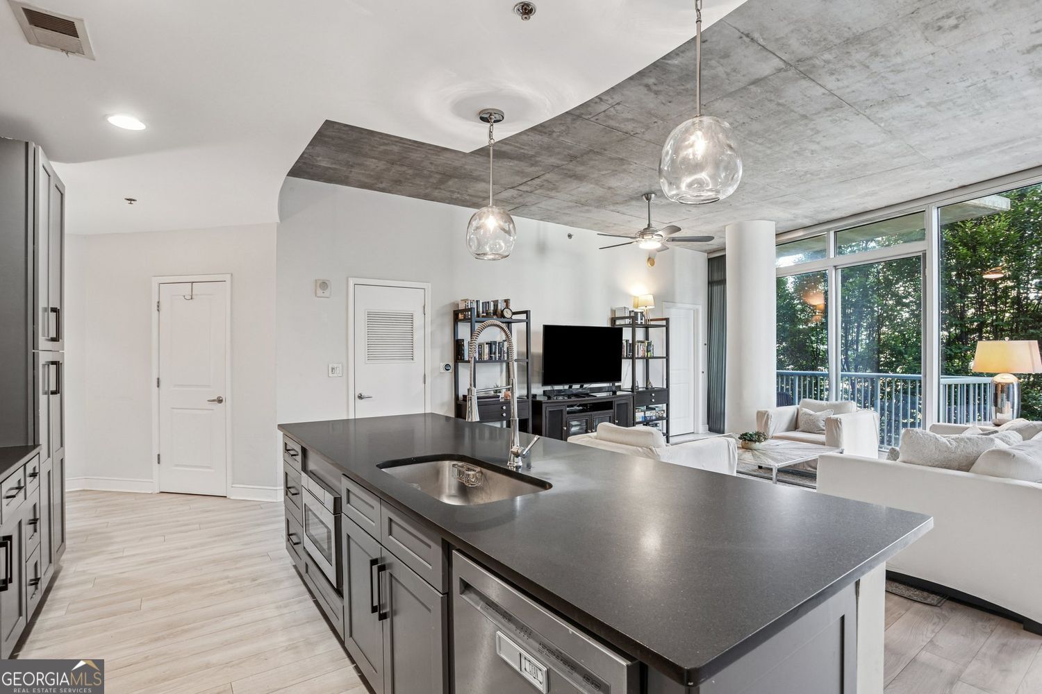 Atlanta, Georgia, 30309, United States, 2 Bedrooms Bedrooms, ,2 BathroomsBathrooms,Residential,For Sale,1964227