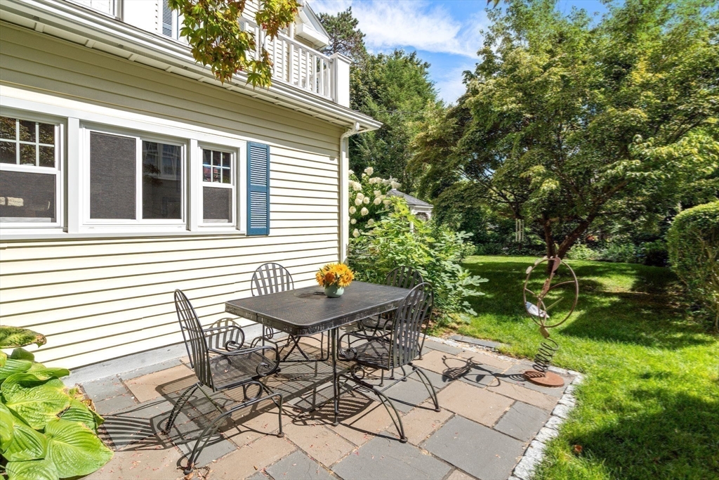 Holyoke, Massachusetts, 01040, United States, 4 Bedrooms Bedrooms, ,2 BathroomsBathrooms,Residential,For Sale,1939451
