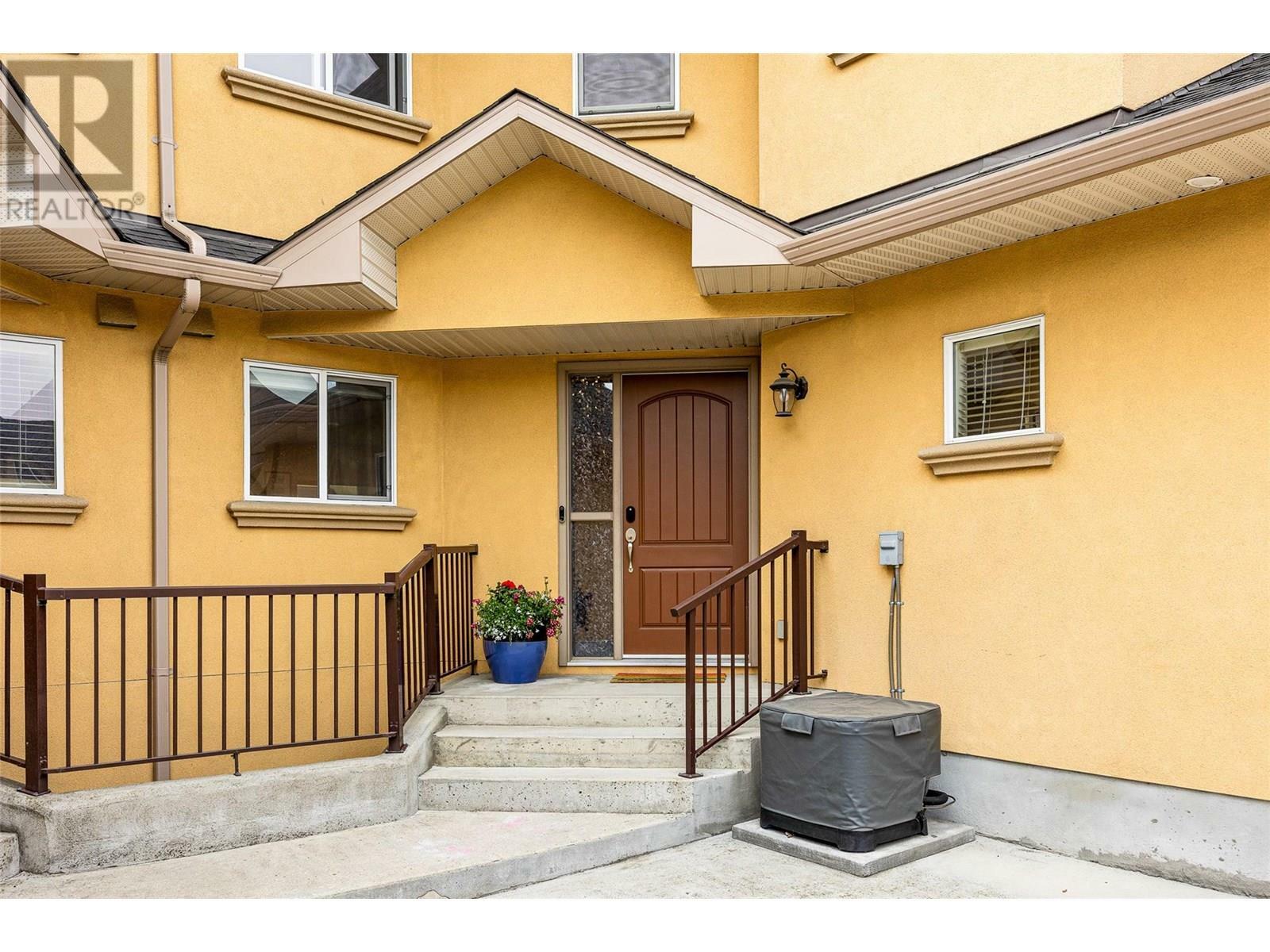 KELOWNA, British Columbia, V1V 2W3, CA, 4 Bedrooms Bedrooms, ,3 BathroomsBathrooms,Residential,For Sale,1882700