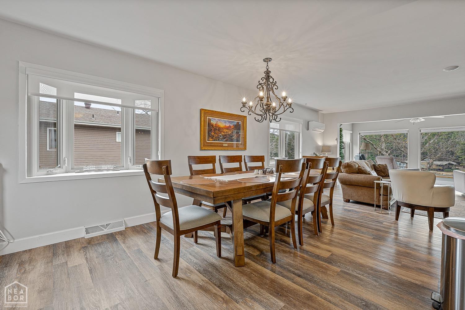 Cherokee Village, Arkansas, 72529, United States, 6 Bedrooms Bedrooms, ,3 BathroomsBathrooms,Residential,For Sale,1983477