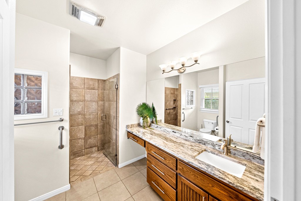 Fredericksburg, Texas, 78624, United States, 6 Bedrooms Bedrooms, ,6 BathroomsBathrooms,Residential,For Sale,2048440
