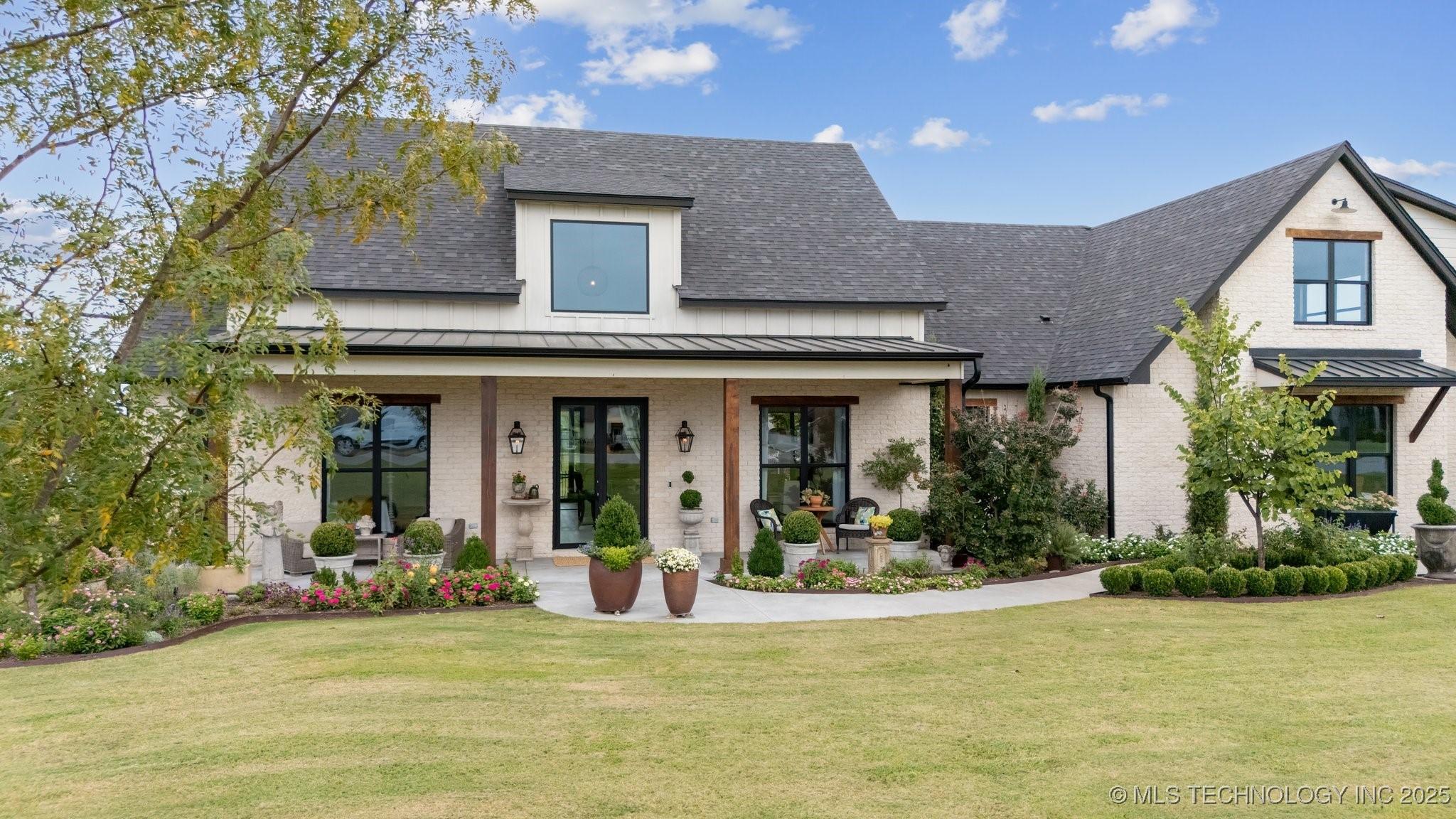 Broken Arrow, Oklahoma, 74014, United States, 4 Bedrooms Bedrooms, ,4 BathroomsBathrooms,Residential,For Sale,1983128