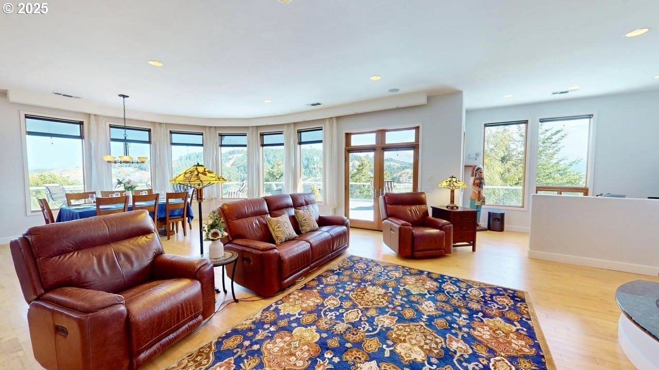 Gold Beach, Oregon, 97444, United States, 3 Bedrooms Bedrooms, ,5 BathroomsBathrooms,Residential,For Sale,1974377